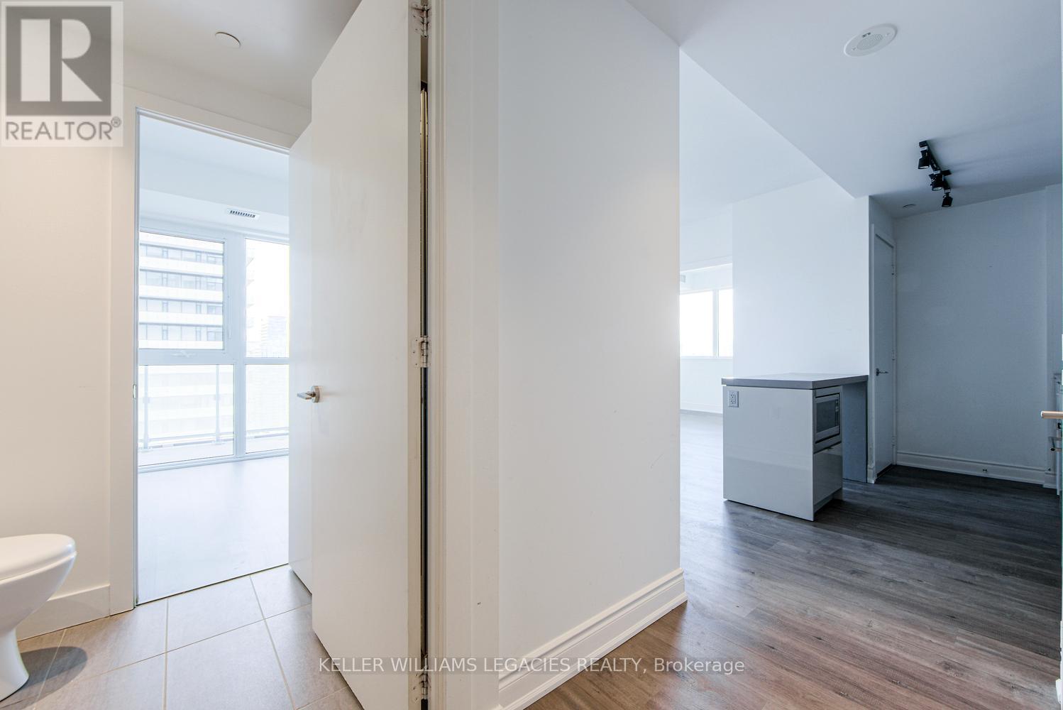 3705 - 7 Grenville Street, Toronto (Bay Street Corridor), Ontario  M4Y 0E9 - Photo 4 - C12442364
