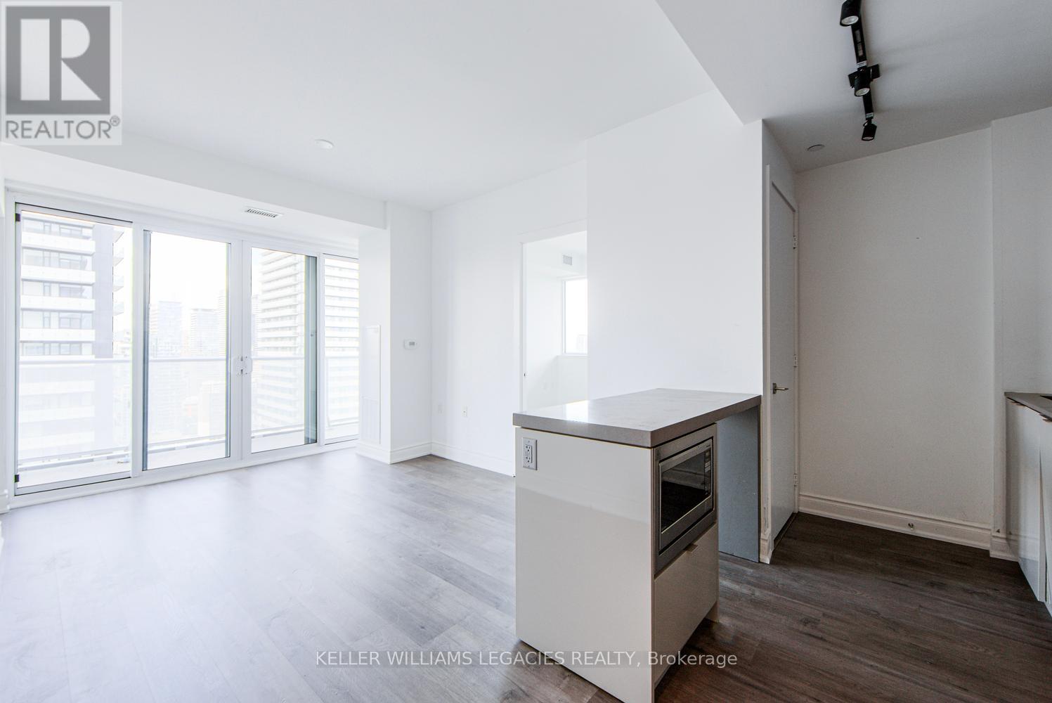 3705 - 7 Grenville Street, Toronto (Bay Street Corridor), Ontario  M4Y 0E9 - Photo 6 - C12442364