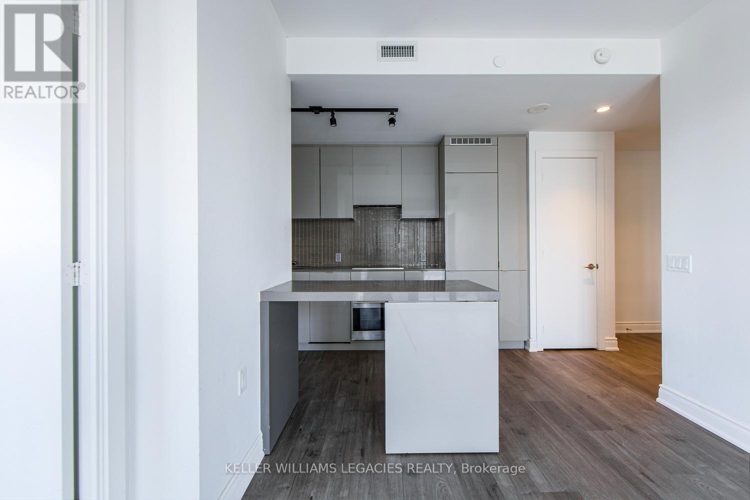 3705 - 7 Grenville Street, Toronto (Bay Street Corridor), Ontario  M4Y 0E9 - Photo 9 - C12442364