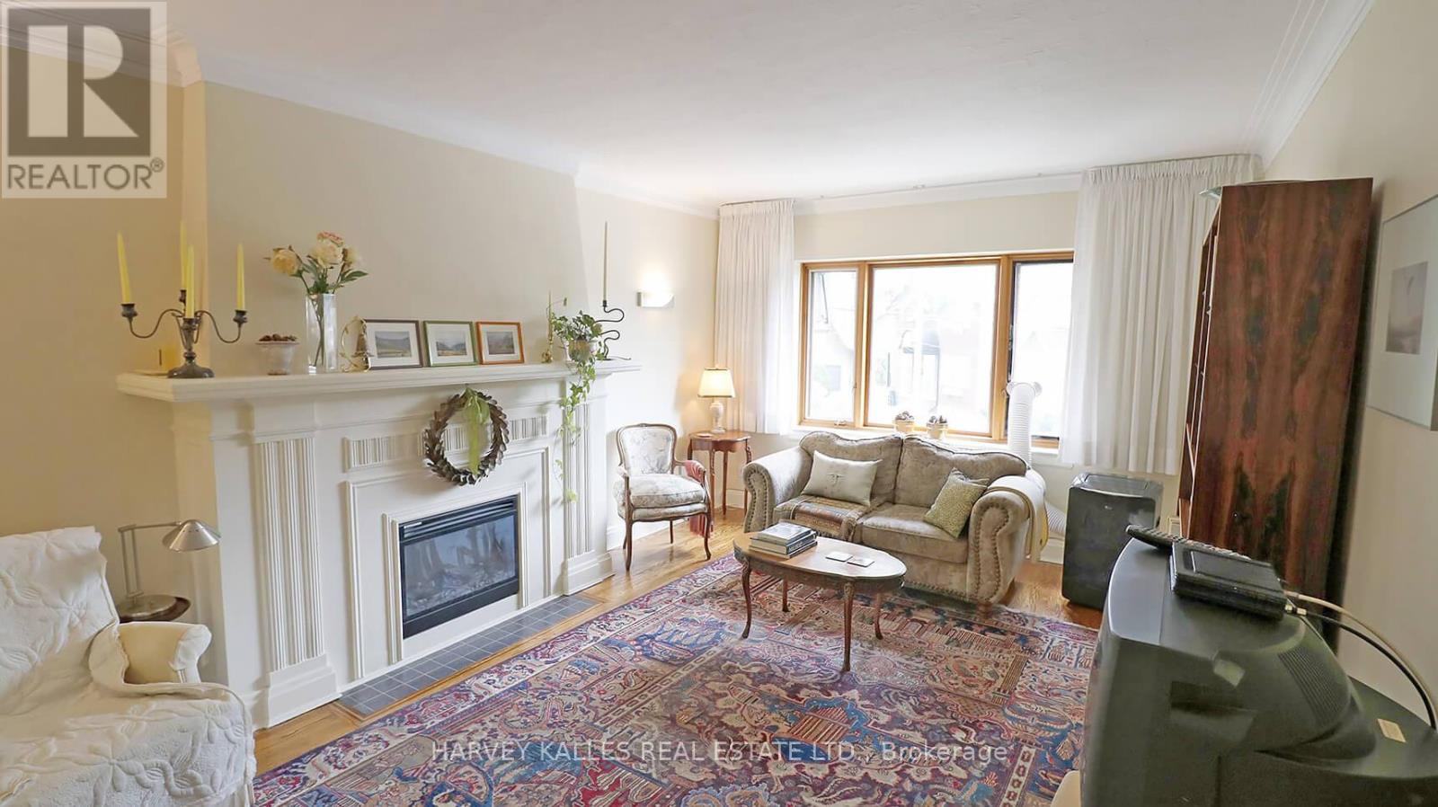 Upper - 95 Chatsworth Drive, Toronto, Ontario  M4R 1R8 - Photo 6 - C12442423