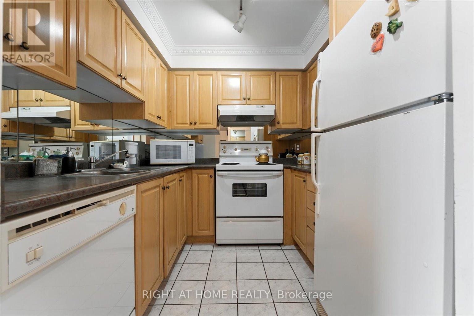 308 - 23 Lorraine Drive, Toronto (Willowdale West), Ontario  M2N 6Z6 - Photo 14 - C12442455