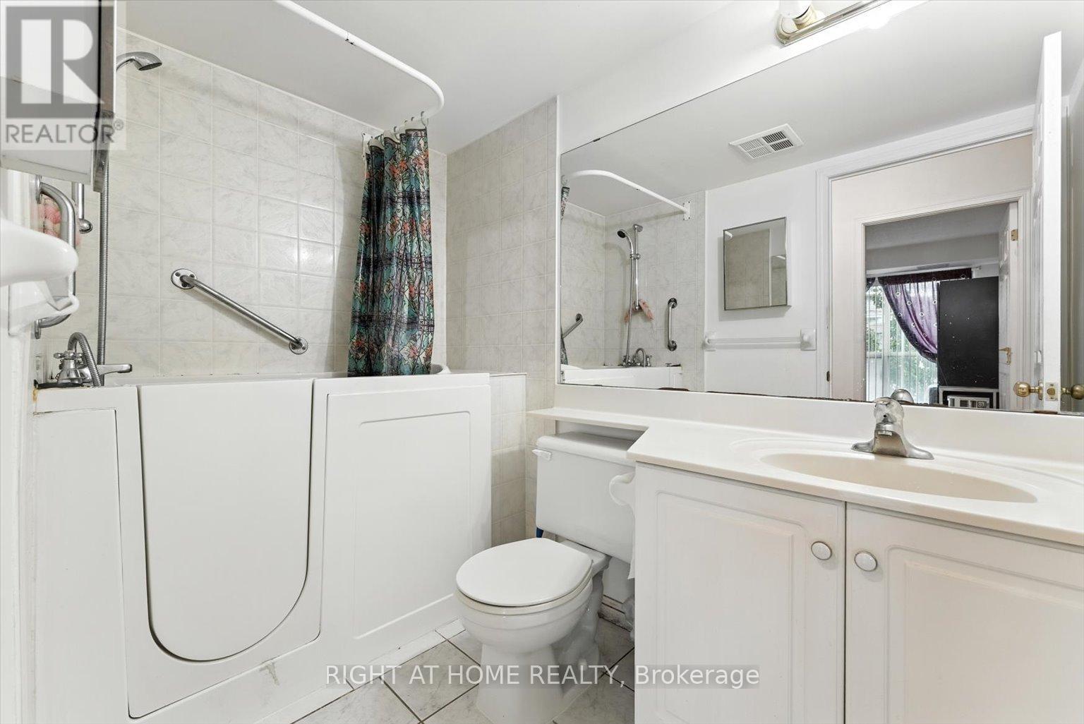 308 - 23 Lorraine Drive, Toronto (Willowdale West), Ontario  M2N 6Z6 - Photo 8 - C12442455
