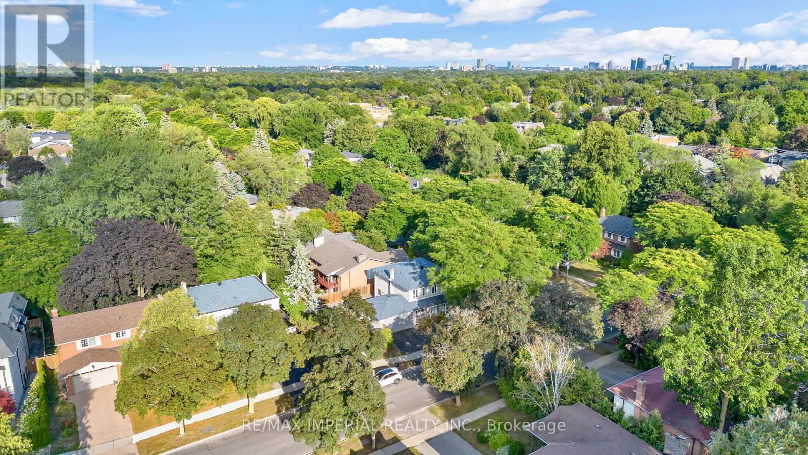 263 Upper Highland Crescent, Toronto, Ontario  M2P 1V4 - Photo 10 - C12442459