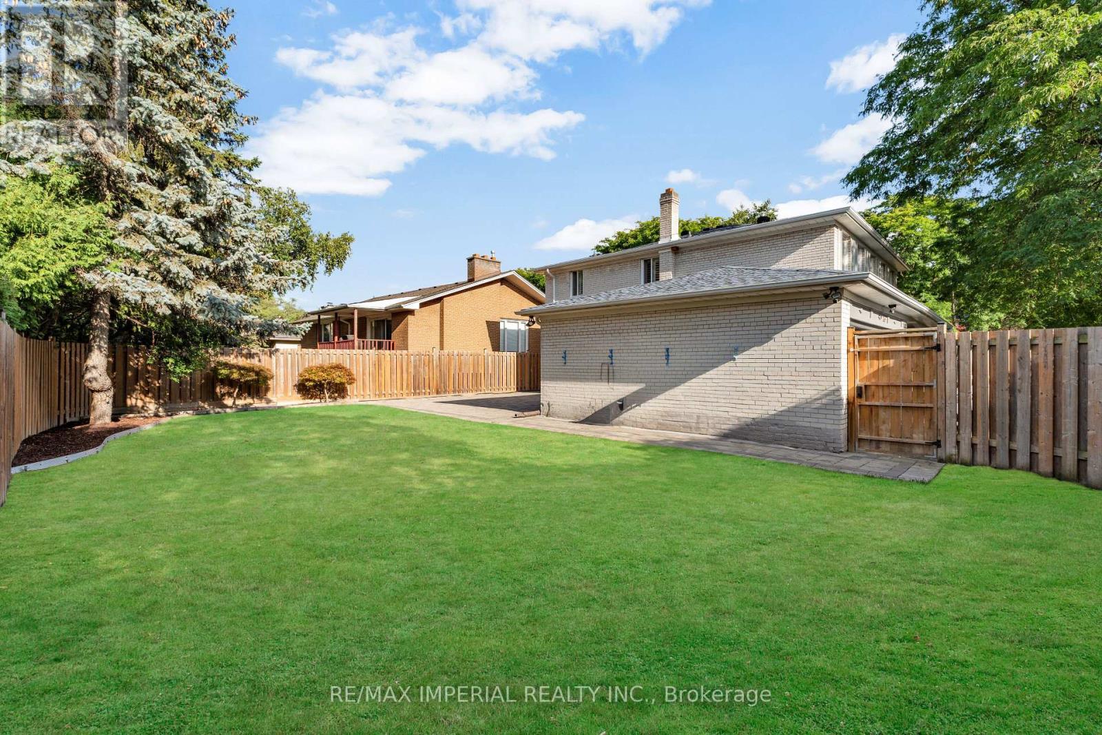263 Upper Highland Crescent, Toronto, Ontario  M2P 1V4 - Photo 47 - C12442459