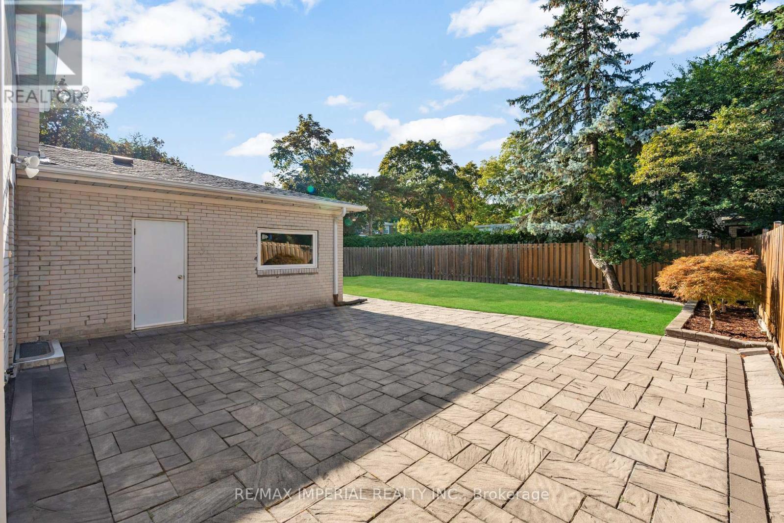 263 Upper Highland Crescent, Toronto, Ontario  M2P 1V4 - Photo 48 - C12442459