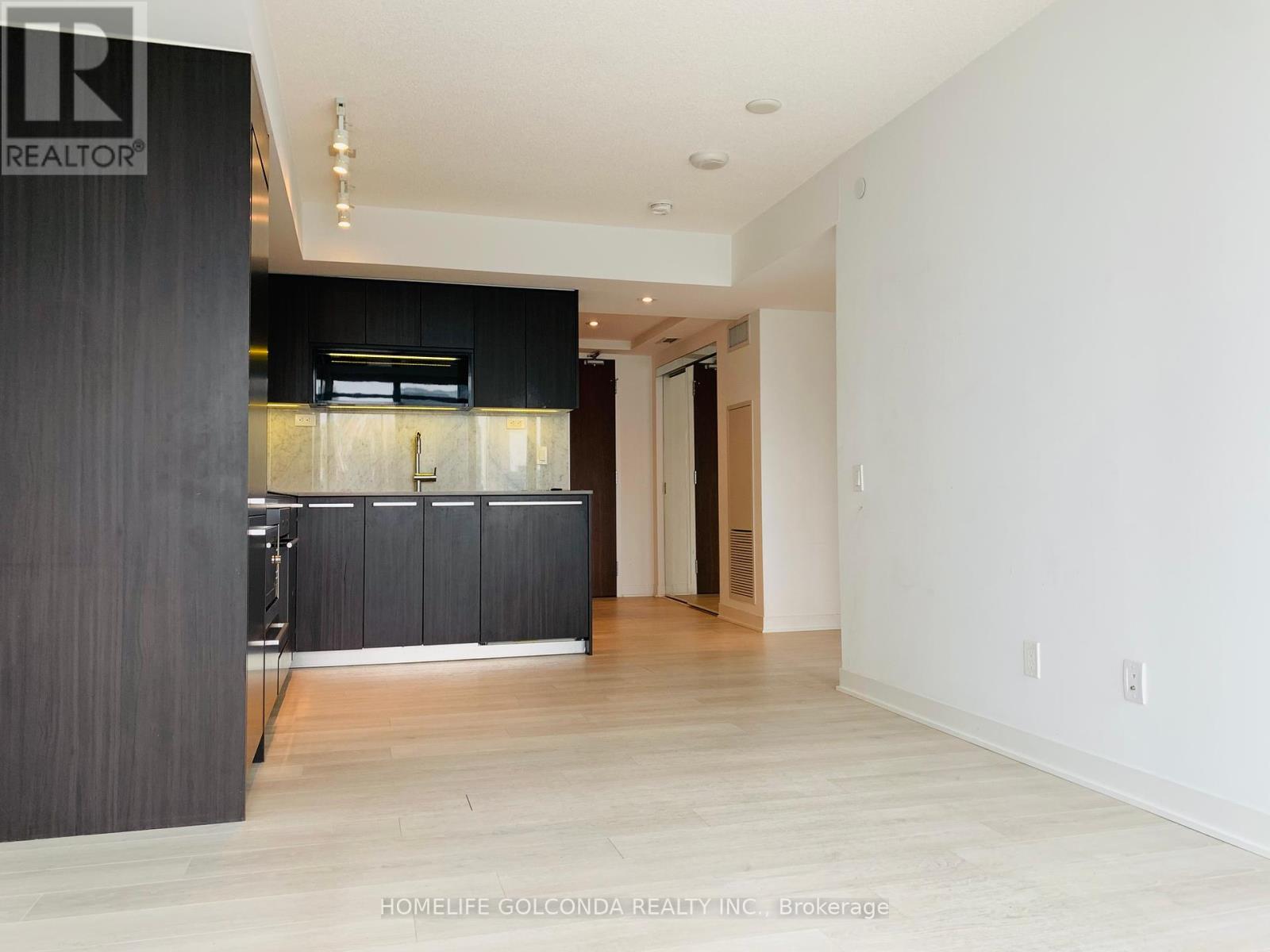 3211 - 70 Queens Wharf Road, Toronto, Ontario  M5V 0J2 - Photo 8 - C12442491