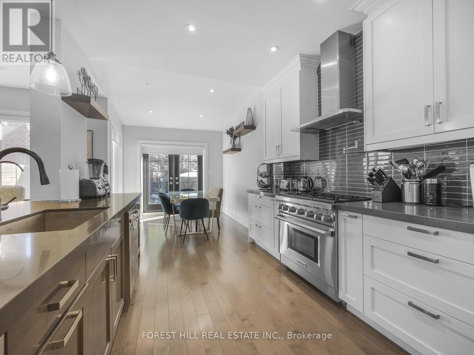 67 Duggan Avenue, Toronto, Ontario  M4V 1Y1 - Photo 11 - C12442512
