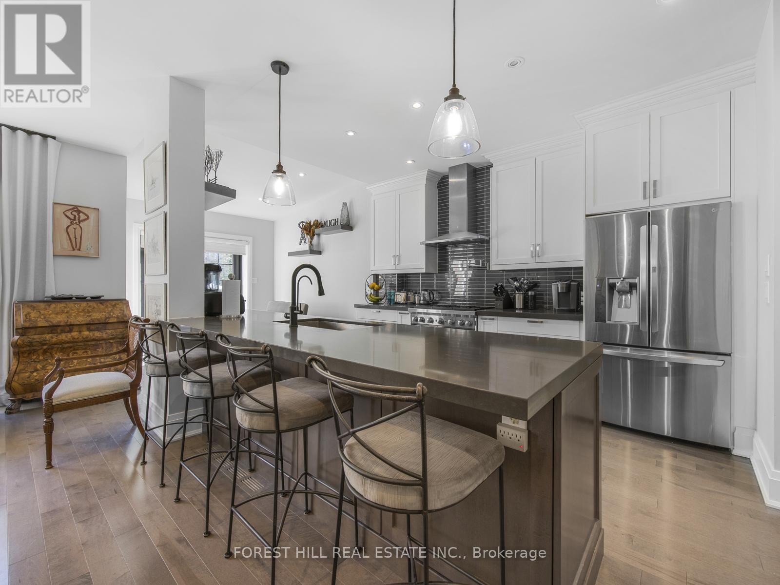 67 Duggan Avenue, Toronto, Ontario  M4V 1Y1 - Photo 13 - C12442512