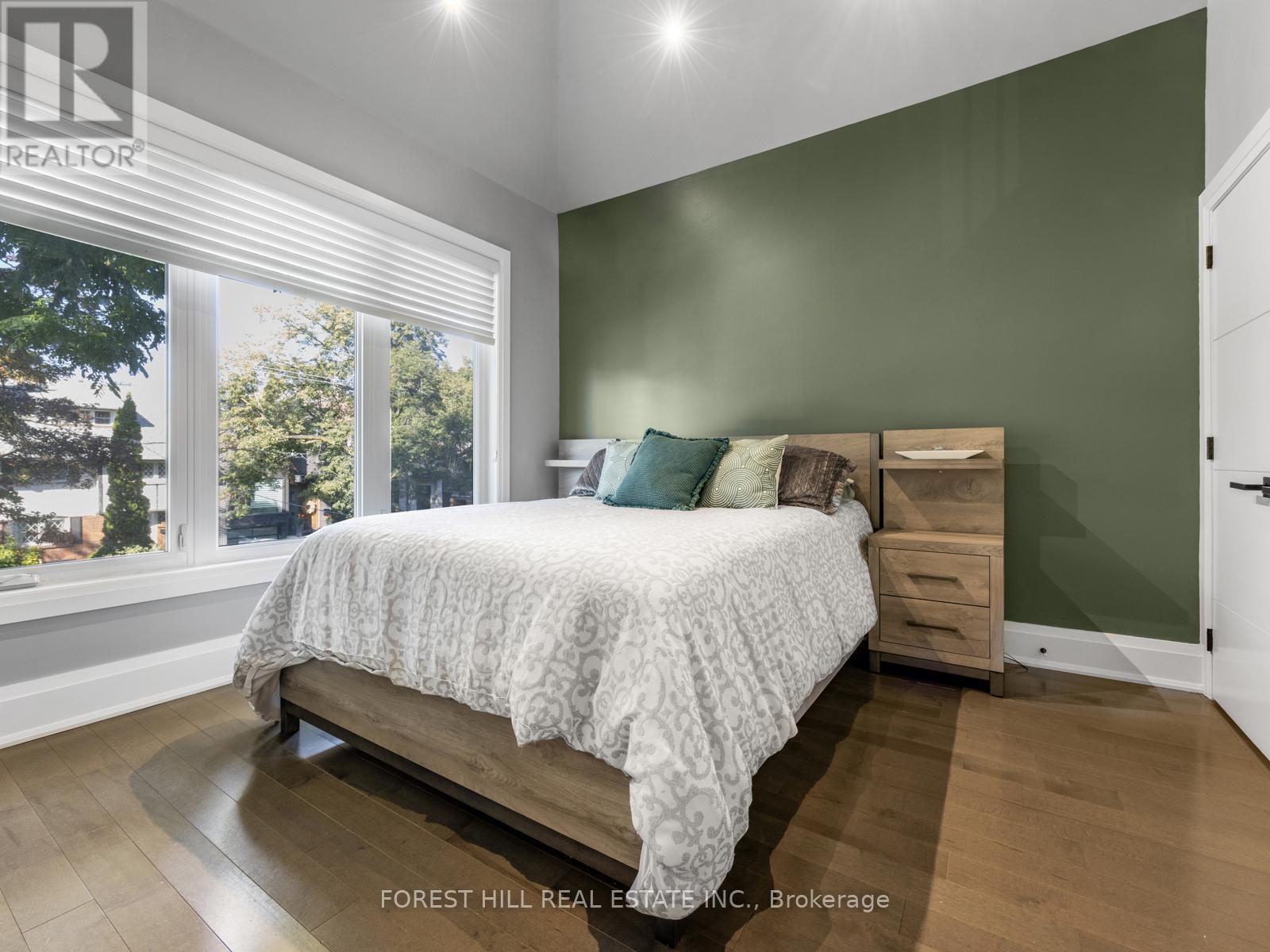 67 Duggan Avenue, Toronto, Ontario  M4V 1Y1 - Photo 20 - C12442512