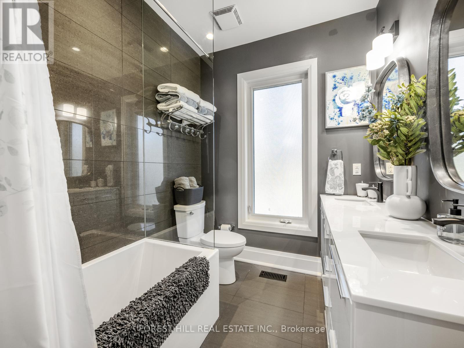 67 Duggan Avenue, Toronto, Ontario  M4V 1Y1 - Photo 23 - C12442512
