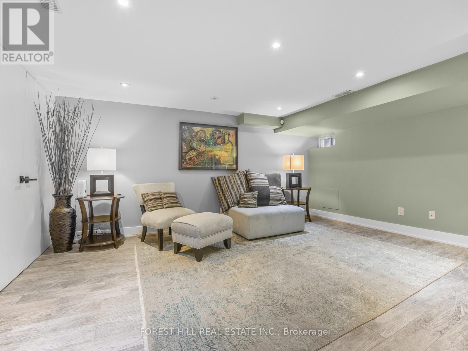 67 Duggan Avenue, Toronto, Ontario  M4V 1Y1 - Photo 26 - C12442512