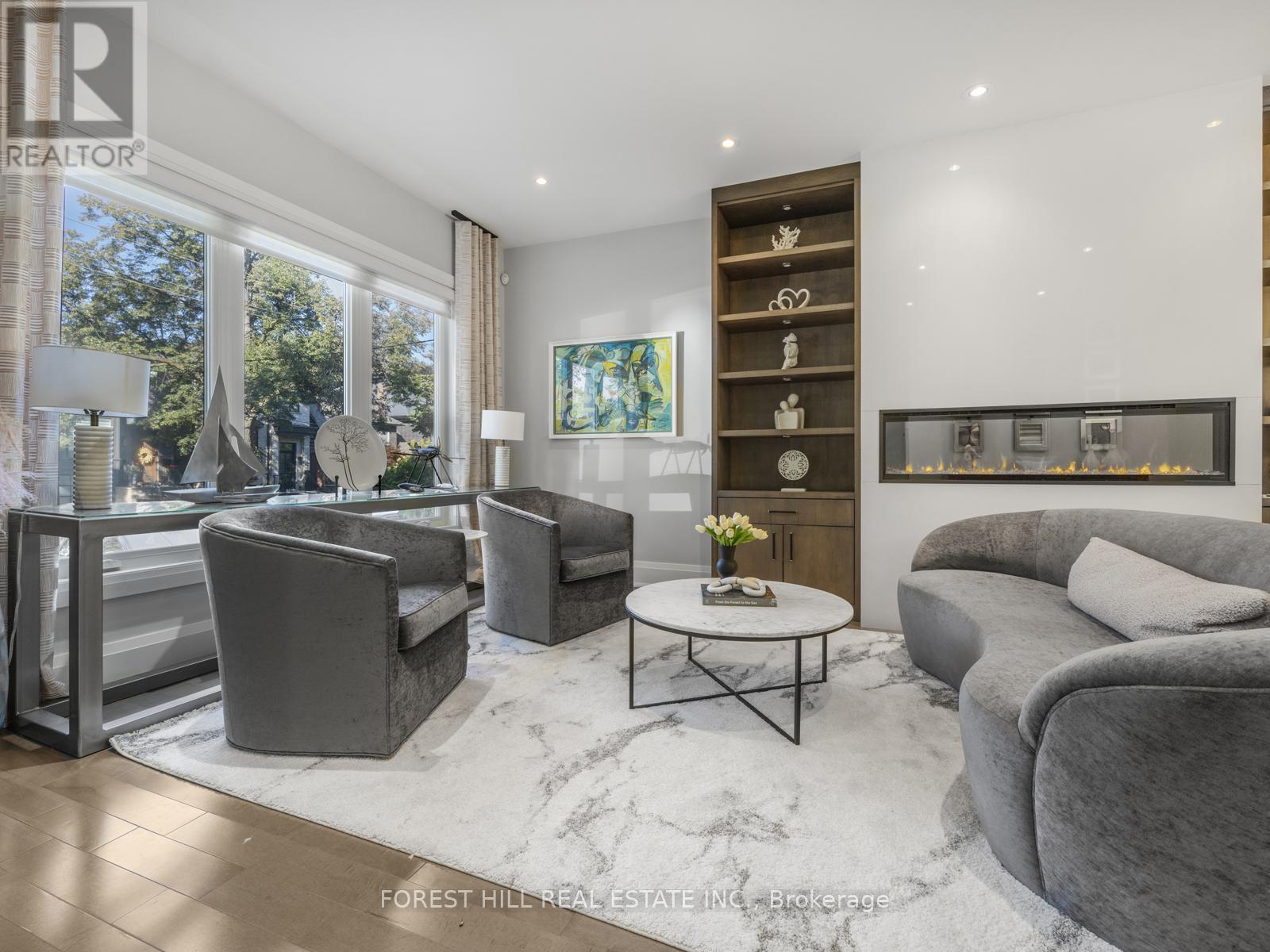 67 Duggan Avenue, Toronto, Ontario  M4V 1Y1 - Photo 4 - C12442512