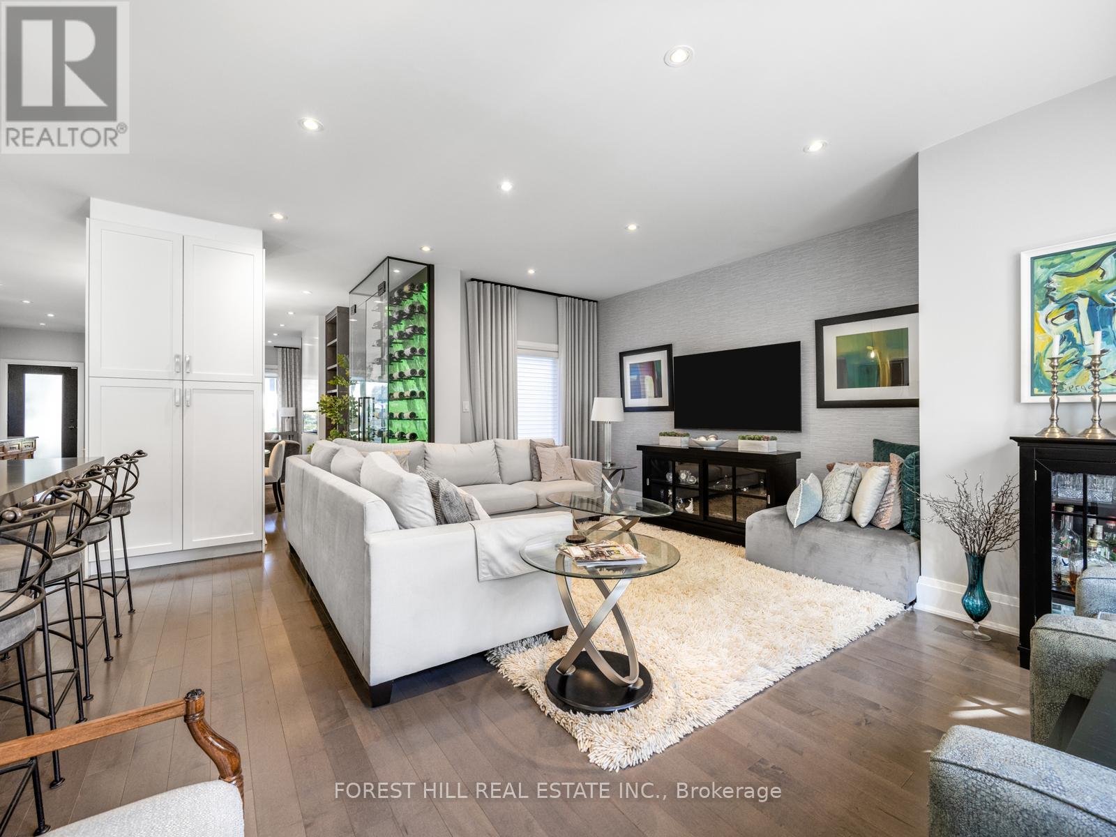 67 Duggan Avenue, Toronto, Ontario  M4V 1Y1 - Photo 6 - C12442512