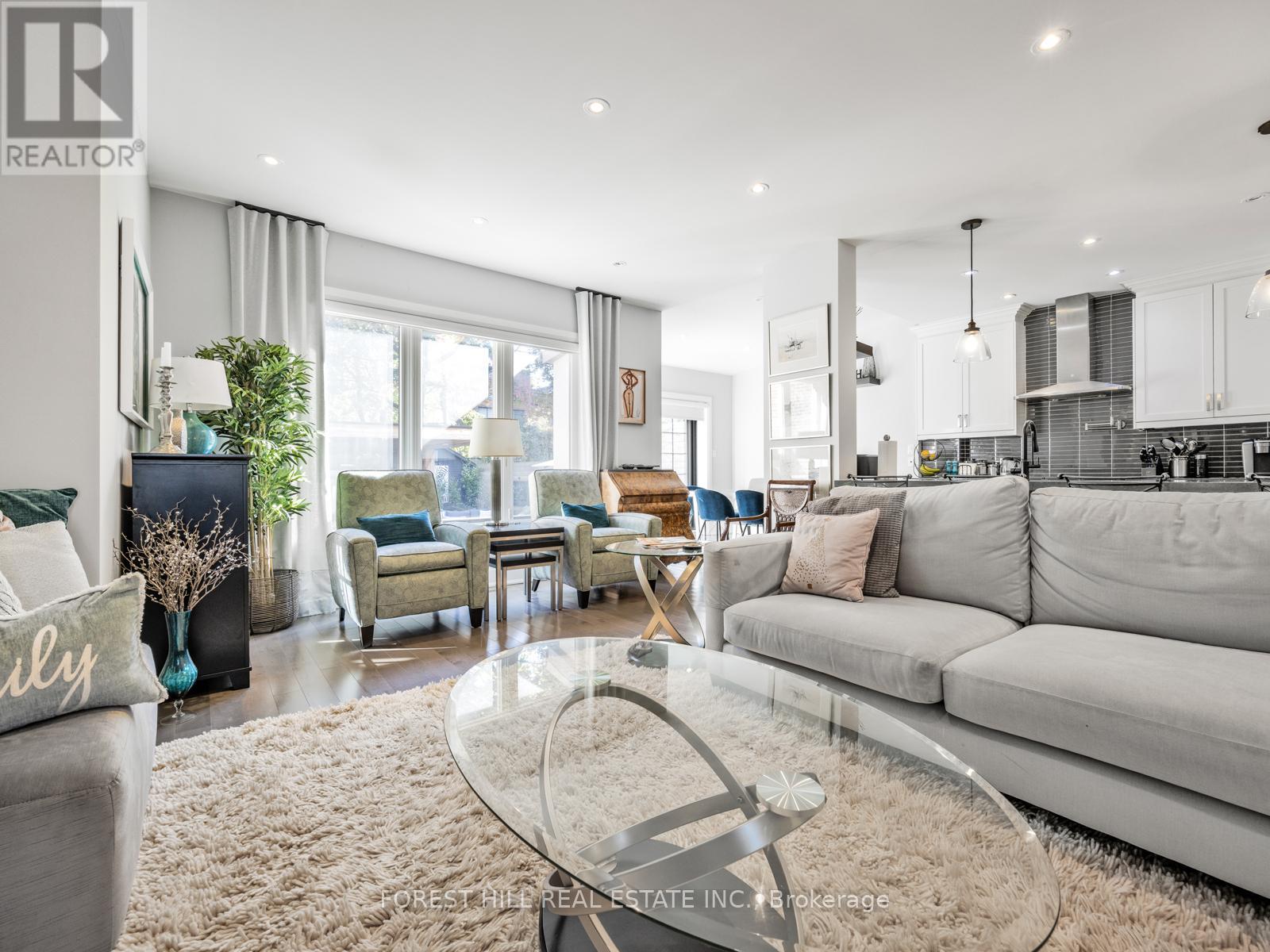 67 Duggan Avenue, Toronto, Ontario  M4V 1Y1 - Photo 7 - C12442512