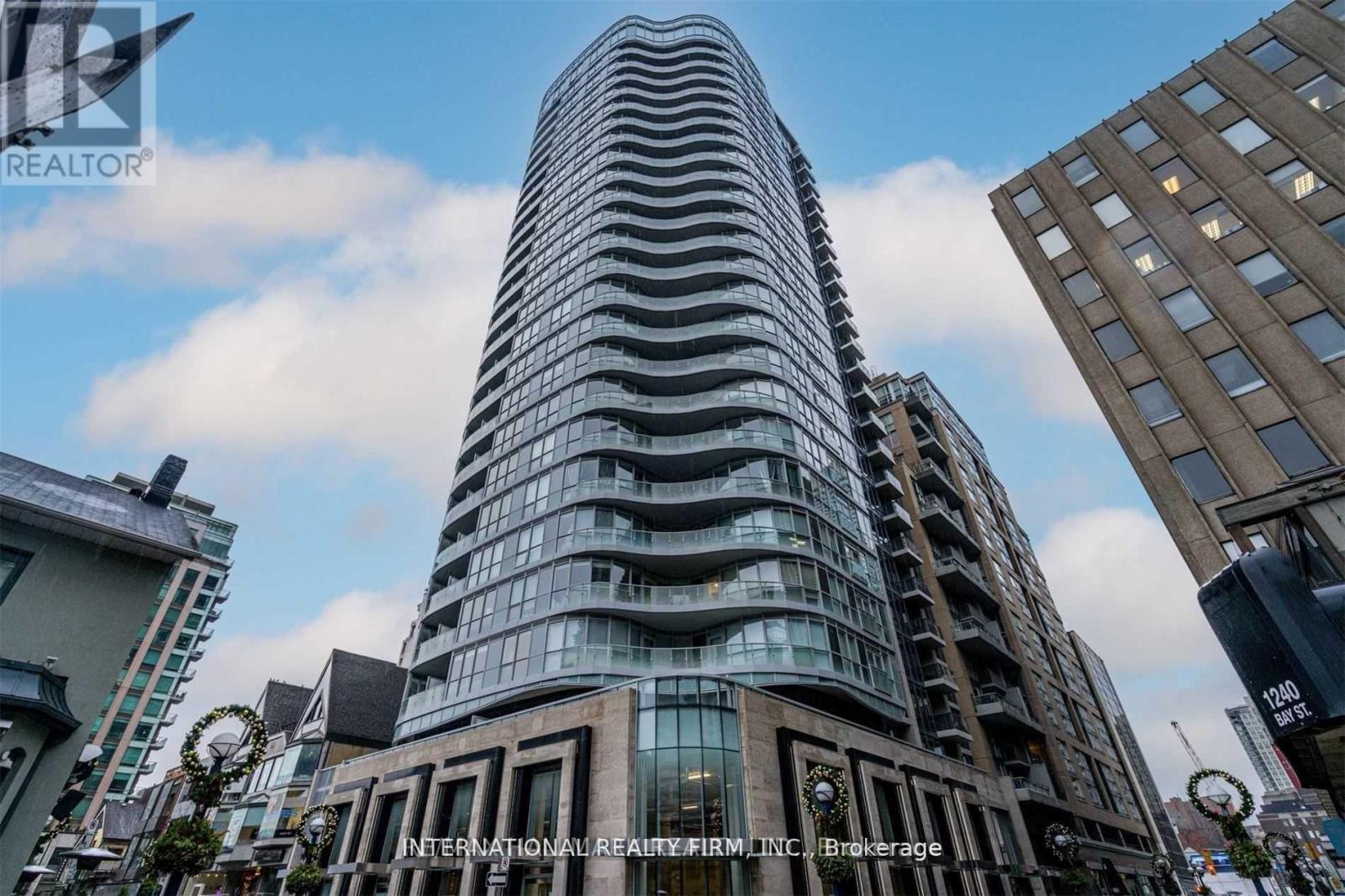 1903 - 88 Cumberland Street, Toronto (Annex), Ontario  M5R 3V1 - Photo 6 - C12442526
