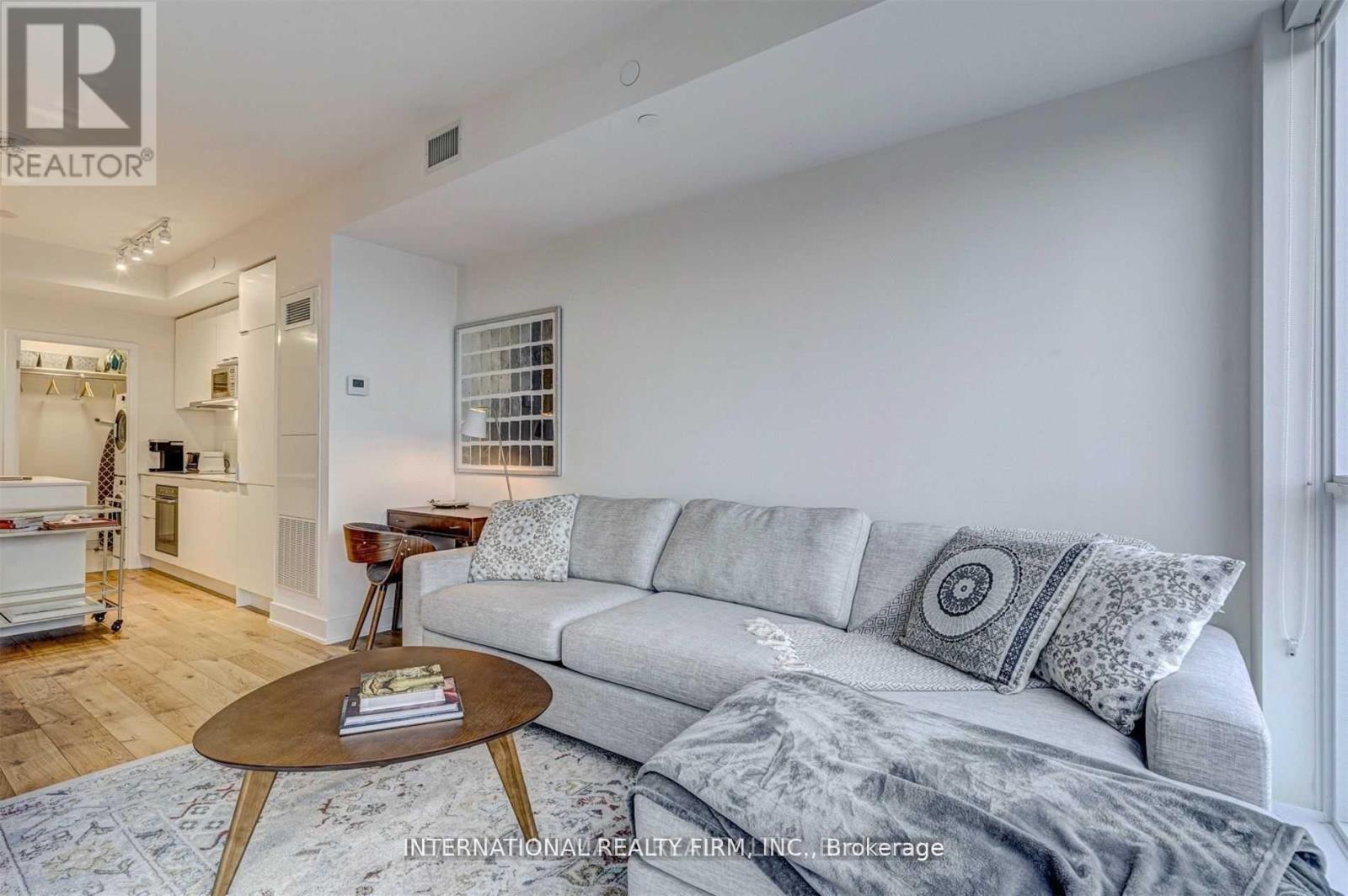 1903 - 88 Cumberland Street, Toronto (Annex), Ontario  M5R 3V1 - Photo 7 - C12442526