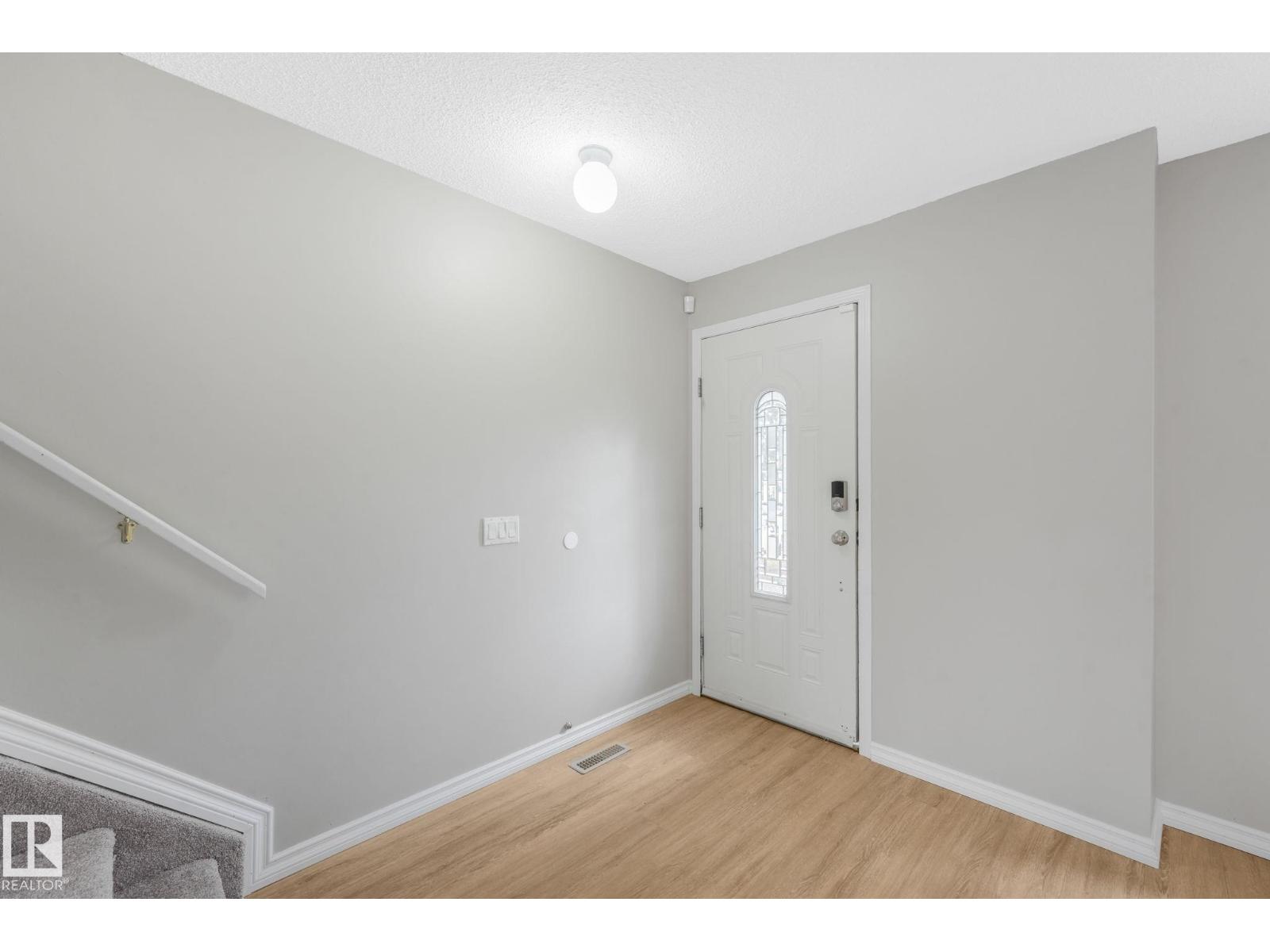 2110 54 St Nw, Edmonton, Alberta  T6L 4T9 - Photo 3 - E4460615
