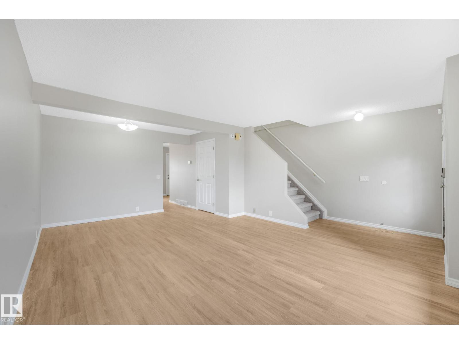 2110 54 St Nw, Edmonton, Alberta  T6L 4T9 - Photo 8 - E4460615