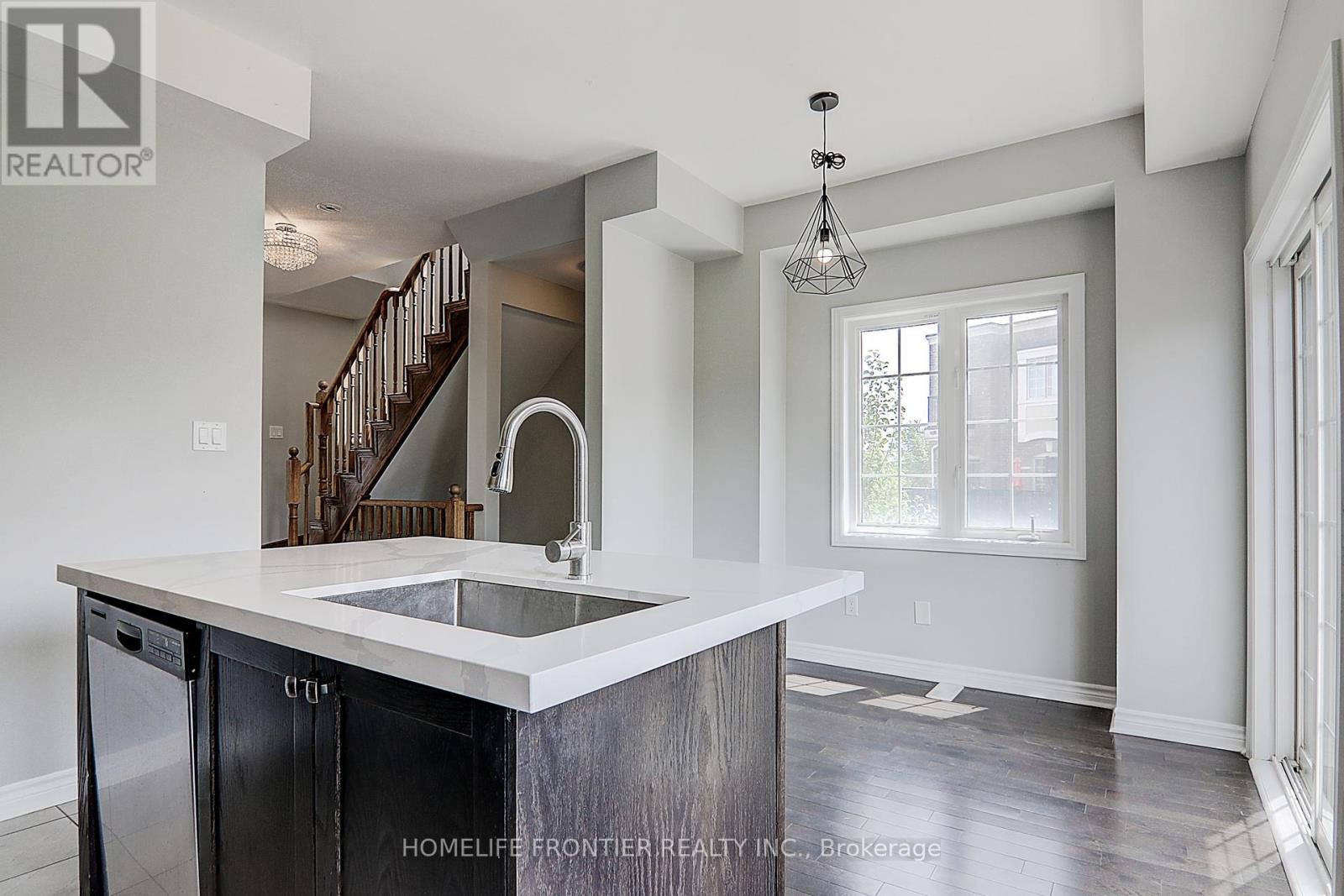 53 Ferris Square, Clarington (Courtice), Ontario  L1E 0J2 - Photo 12 - E12442355