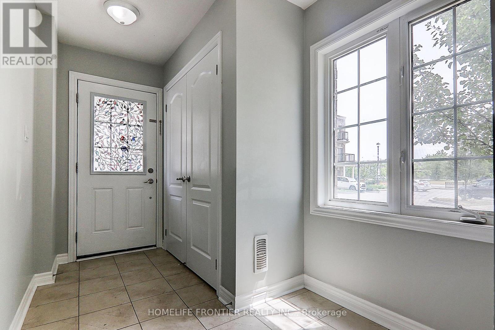 53 Ferris Square, Clarington (Courtice), Ontario  L1E 0J2 - Photo 4 - E12442355