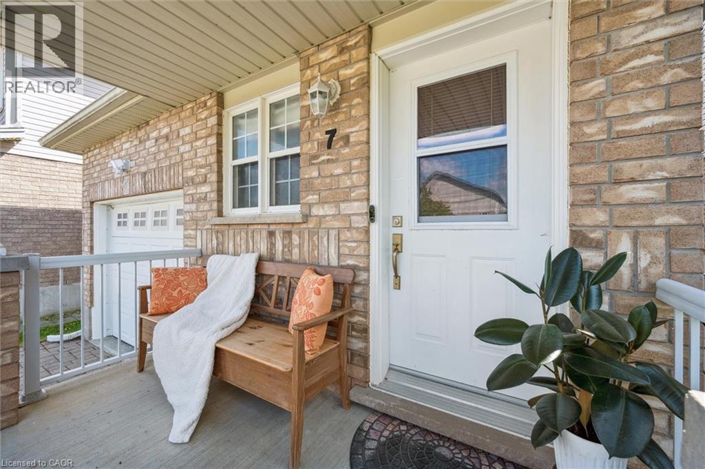 7 Mahogany Street, Kitchener, Ontario  N2E 3Z2 - Photo 5 - 40775391