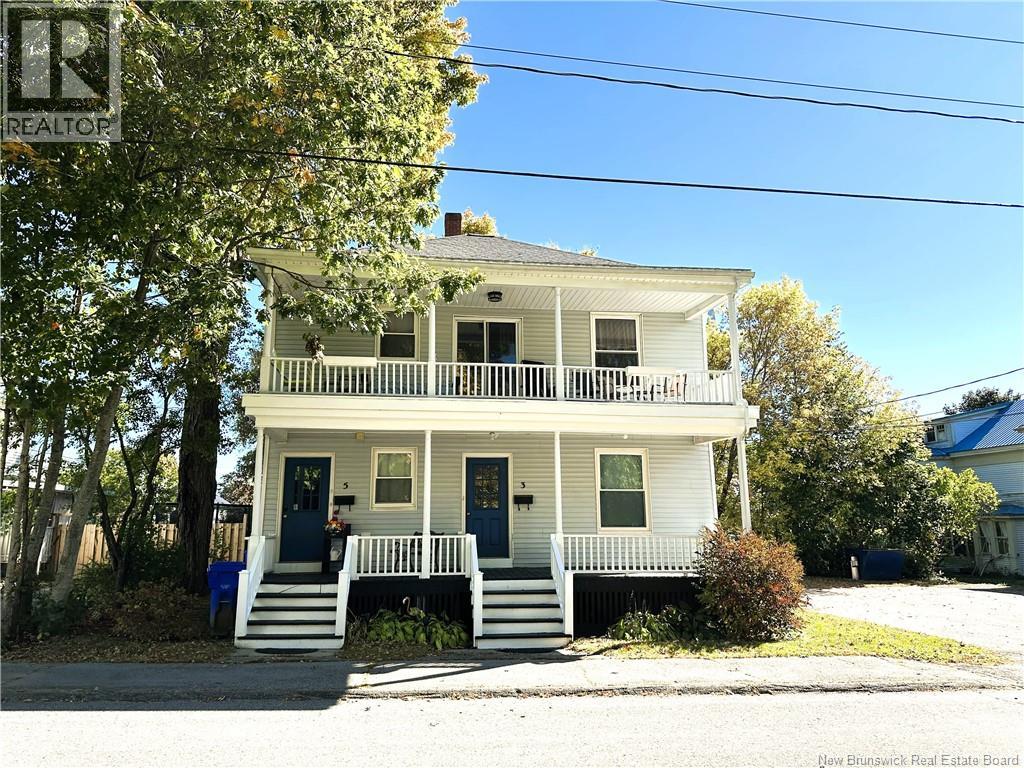 3-5 Veazey Street, St. Stephen, New Brunswick  E3L 2R7 - Photo 1 - NB127849