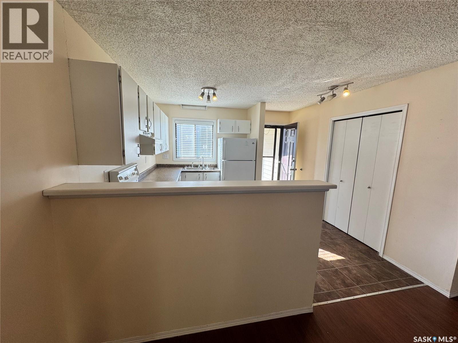 308 Cedar Meadow Drive, Regina, Saskatchewan  S4X 3J5 - Photo 5 - SK020003
