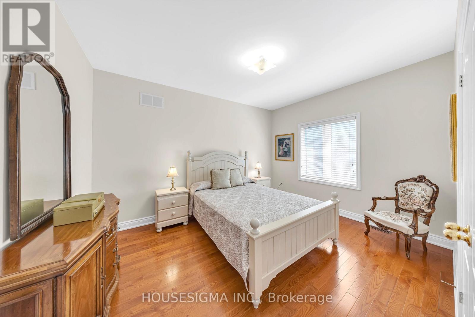 38 Pairash Avenue, Richmond Hill (Mill Pond), Ontario  L4C 0N1 - Photo 24 - N12442363