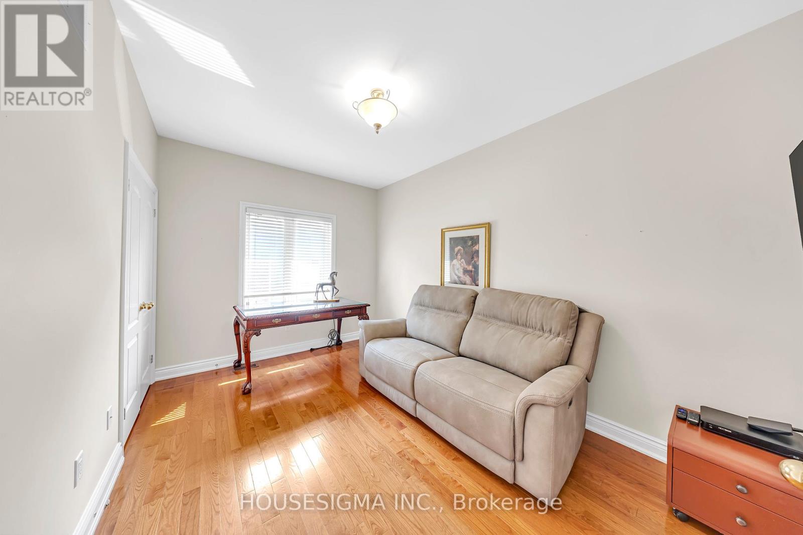 38 Pairash Avenue, Richmond Hill (Mill Pond), Ontario  L4C 0N1 - Photo 25 - N12442363