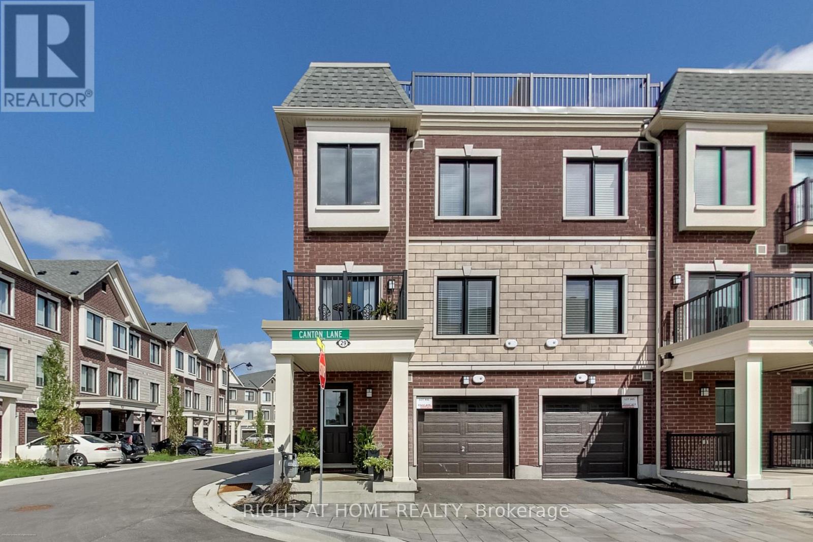 29 Canton Lane, Whitchurch-Stouffville (Stouffville), Ontario  L4A 4W8 - Photo 1 - N12442366