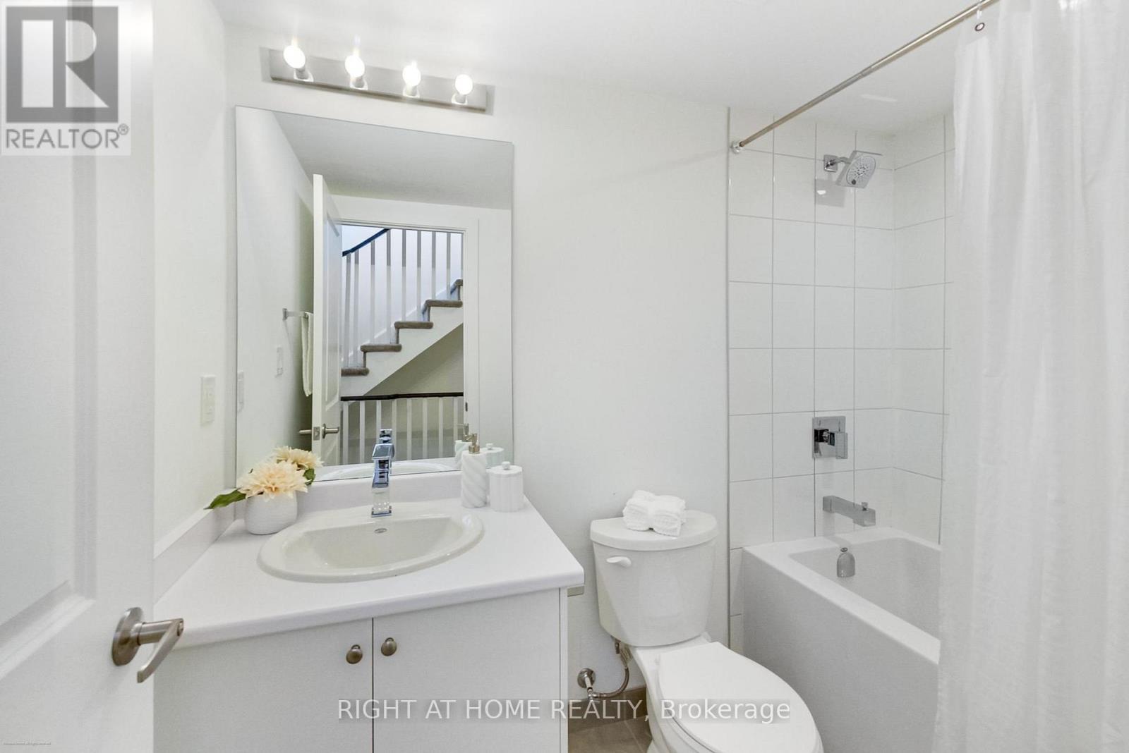 29 Canton Lane, Whitchurch-Stouffville (Stouffville), Ontario  L4A 4W8 - Photo 17 - N12442366