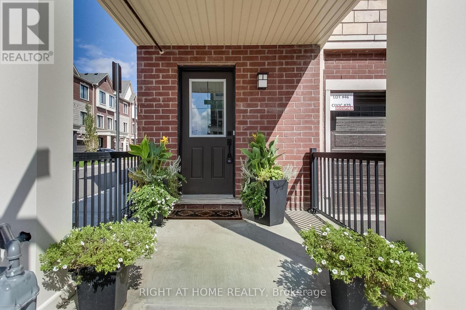 29 Canton Lane, Whitchurch-Stouffville (Stouffville), Ontario  L4A 4W8 - Photo 2 - N12442366