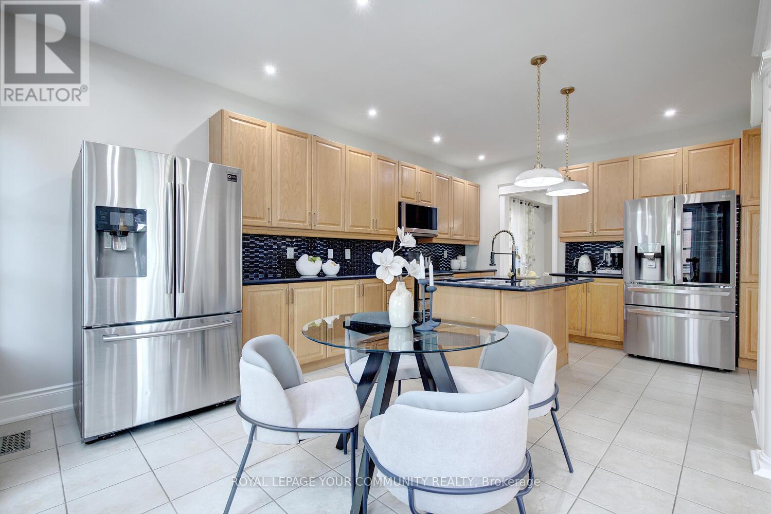 2 Aegis Drive, Vaughan (Patterson), Ontario  L6A 4M6 - Photo 17 - N12442407