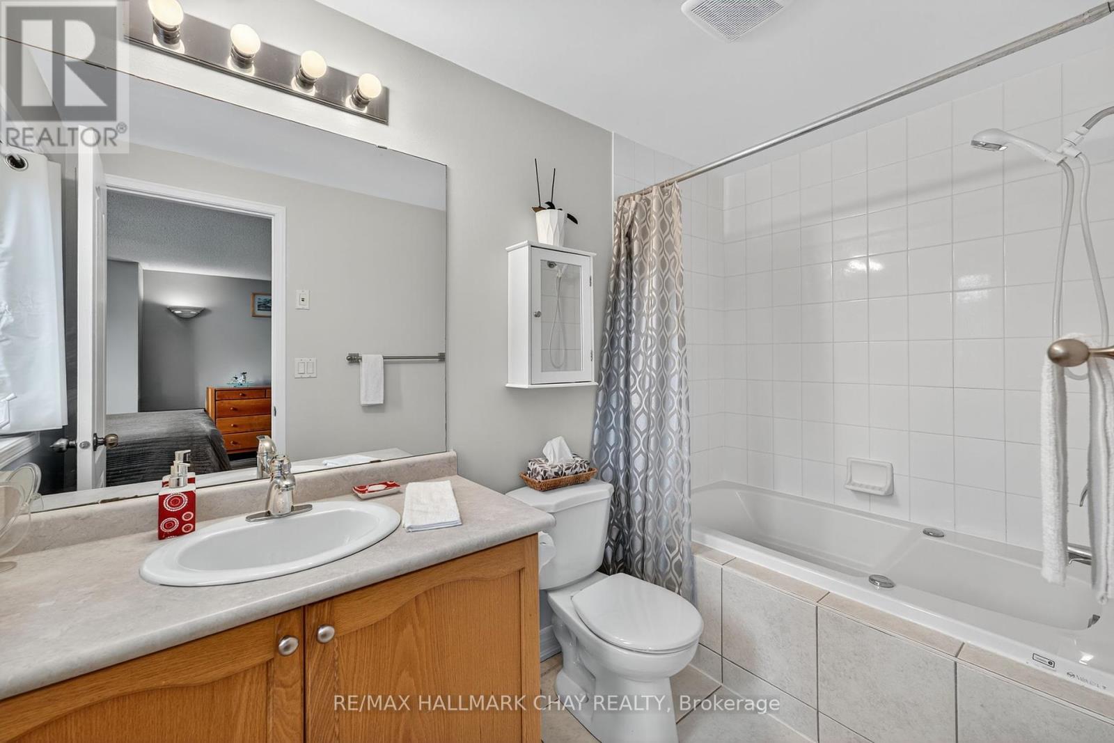 1182 Booth Avenue, Innisfil (Alcona), Ontario  L9S 4W1 - Photo 18 - N12442416