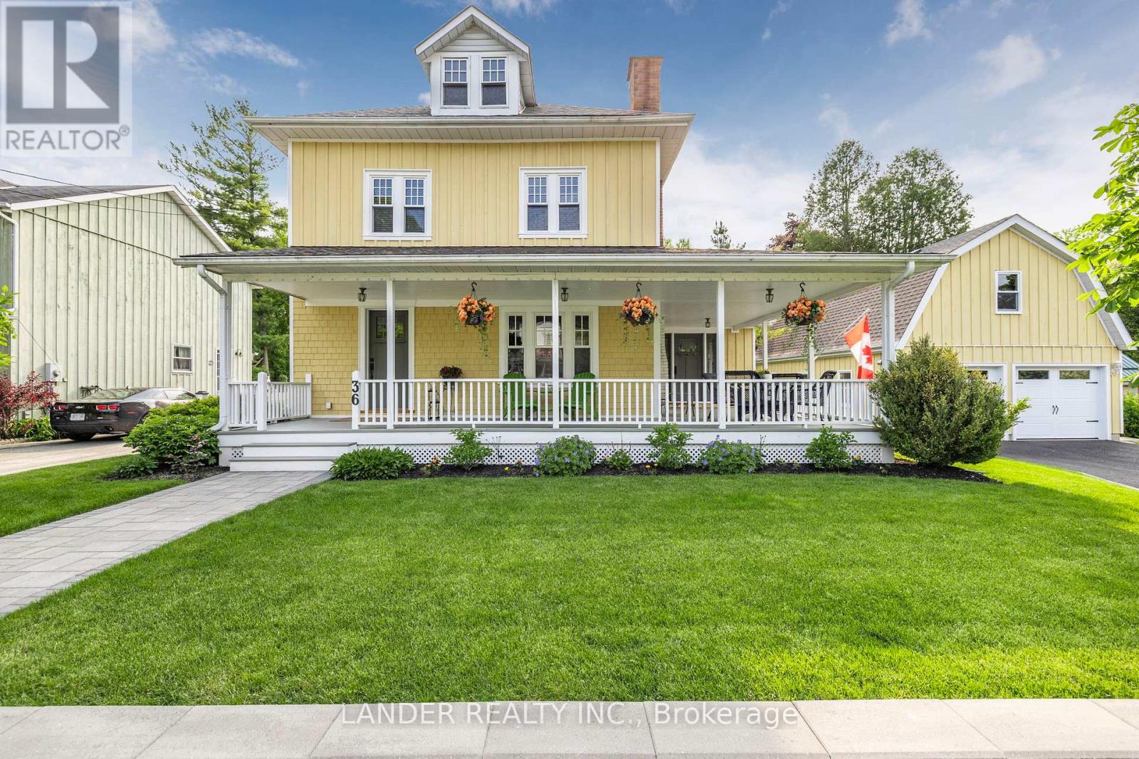 36 King Street, East Gwillimbury (Mt Albert), Ontario  L0G 1M0 - Photo 1 - N12442424