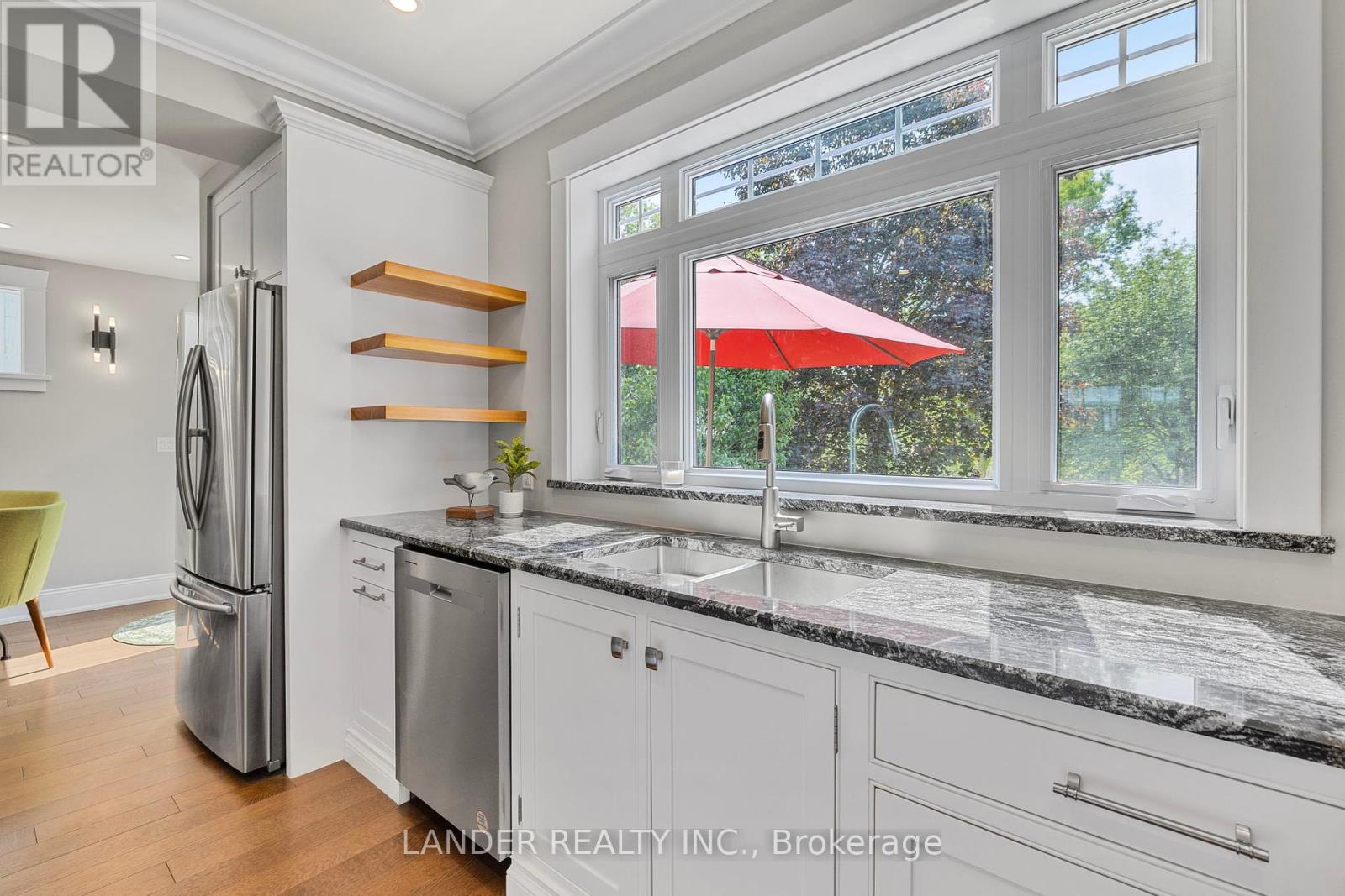 36 King Street, East Gwillimbury (Mt Albert), Ontario  L0G 1M0 - Photo 13 - N12442424