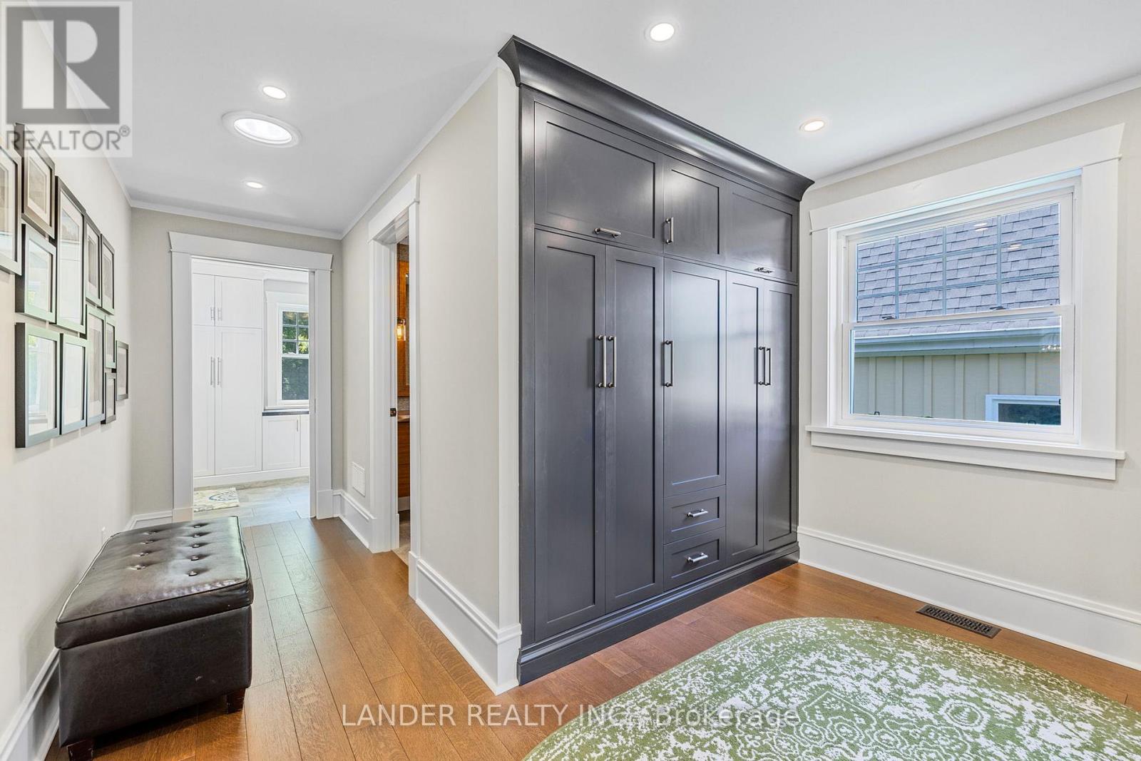 36 King Street, East Gwillimbury (Mt Albert), Ontario  L0G 1M0 - Photo 17 - N12442424