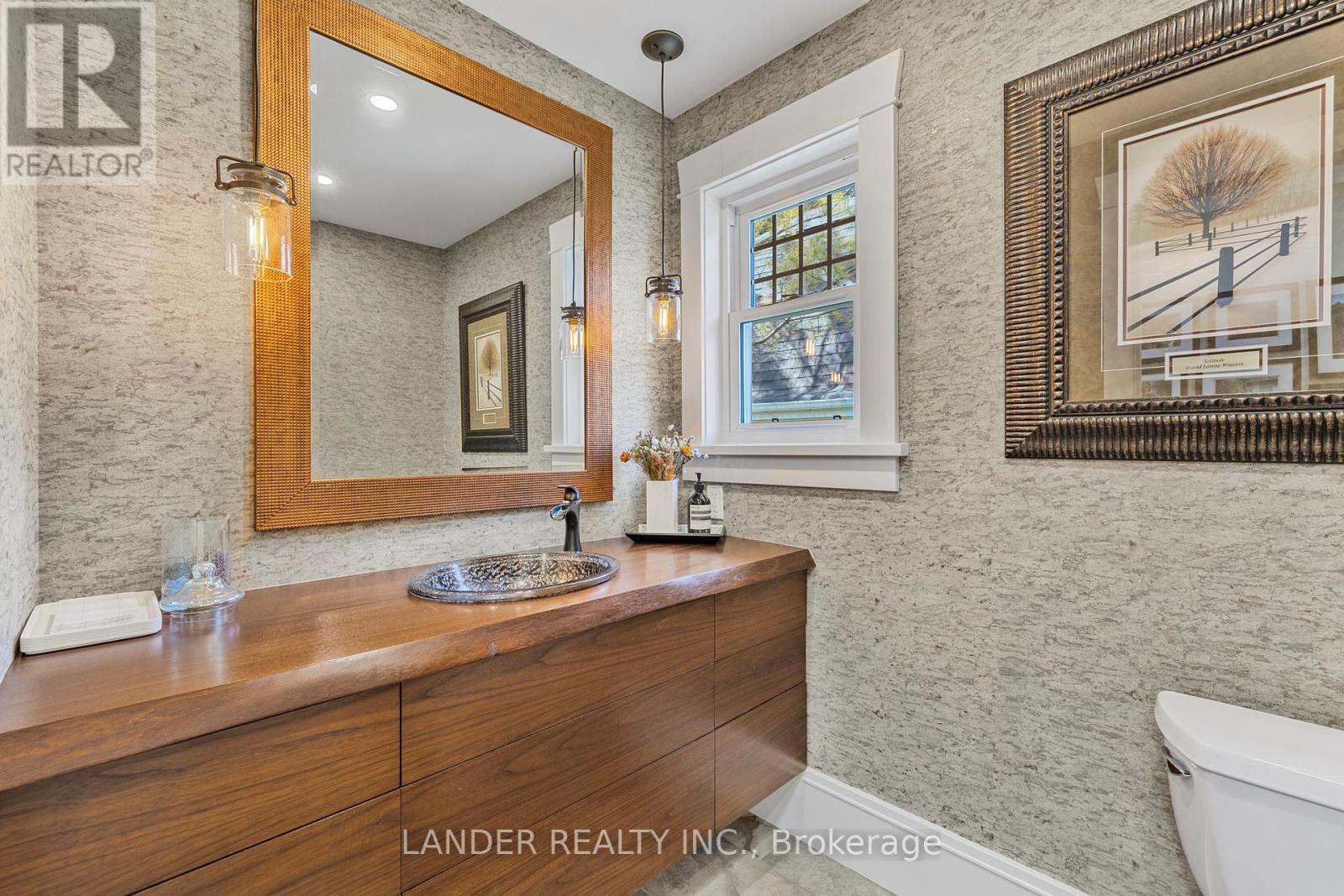 36 King Street, East Gwillimbury (Mt Albert), Ontario  L0G 1M0 - Photo 18 - N12442424