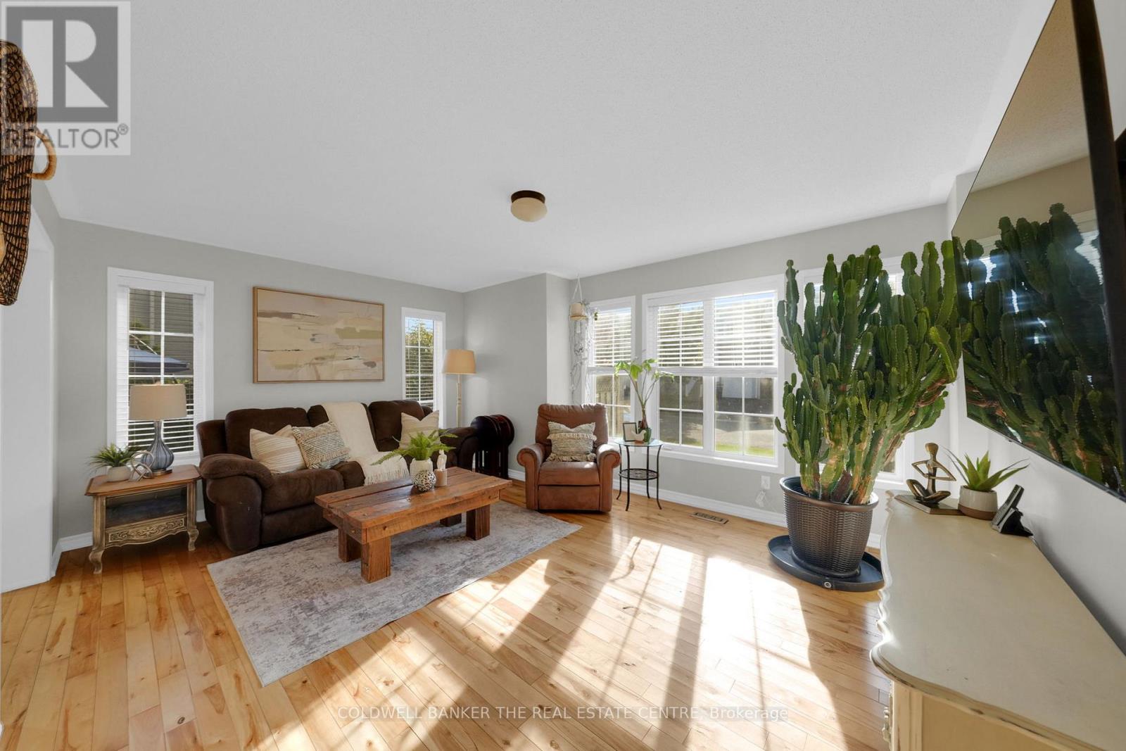 1 Mcgahey Street, New Tecumseth (Tottenham), Ontario  L0G 1W0 - Photo 11 - N12442441