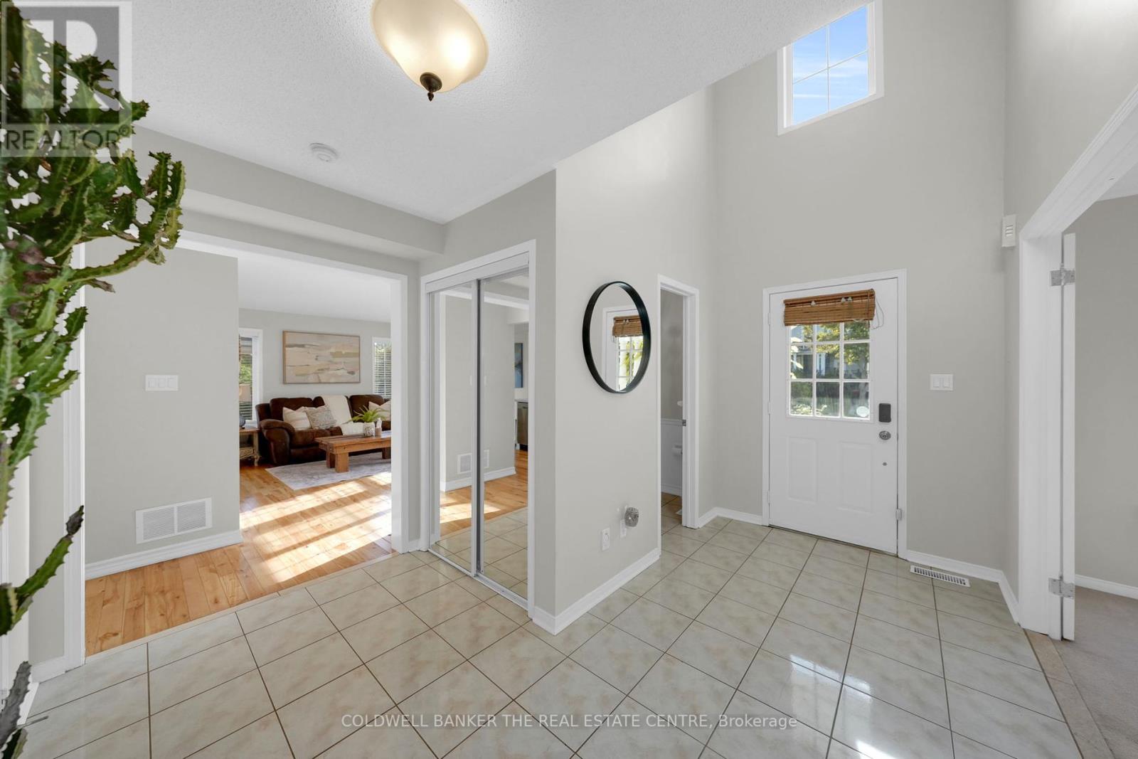 1 Mcgahey Street, New Tecumseth (Tottenham), Ontario  L0G 1W0 - Photo 6 - N12442441