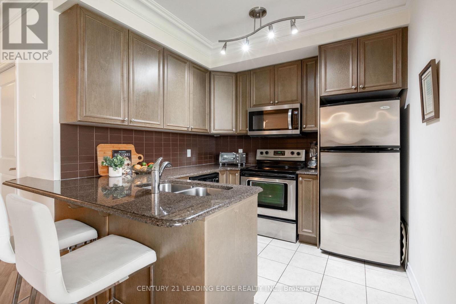 708 - 9225 Jane Street, Vaughan, Ontario  L6A 0J7 - Photo 9 - N12442462