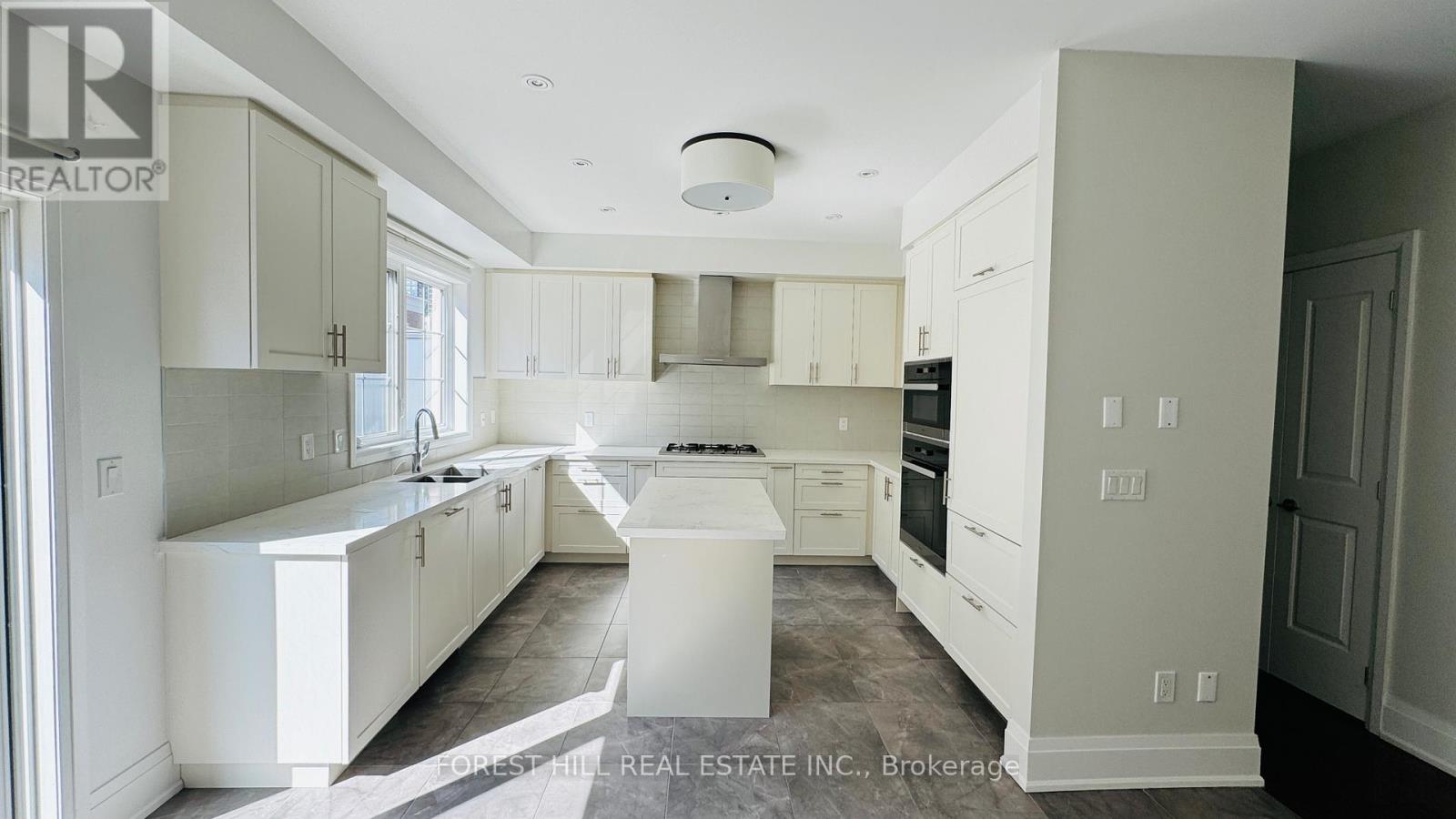 20 American Elm Way, Markham, Ontario  L3R 5R8 - Photo 12 - N12442485