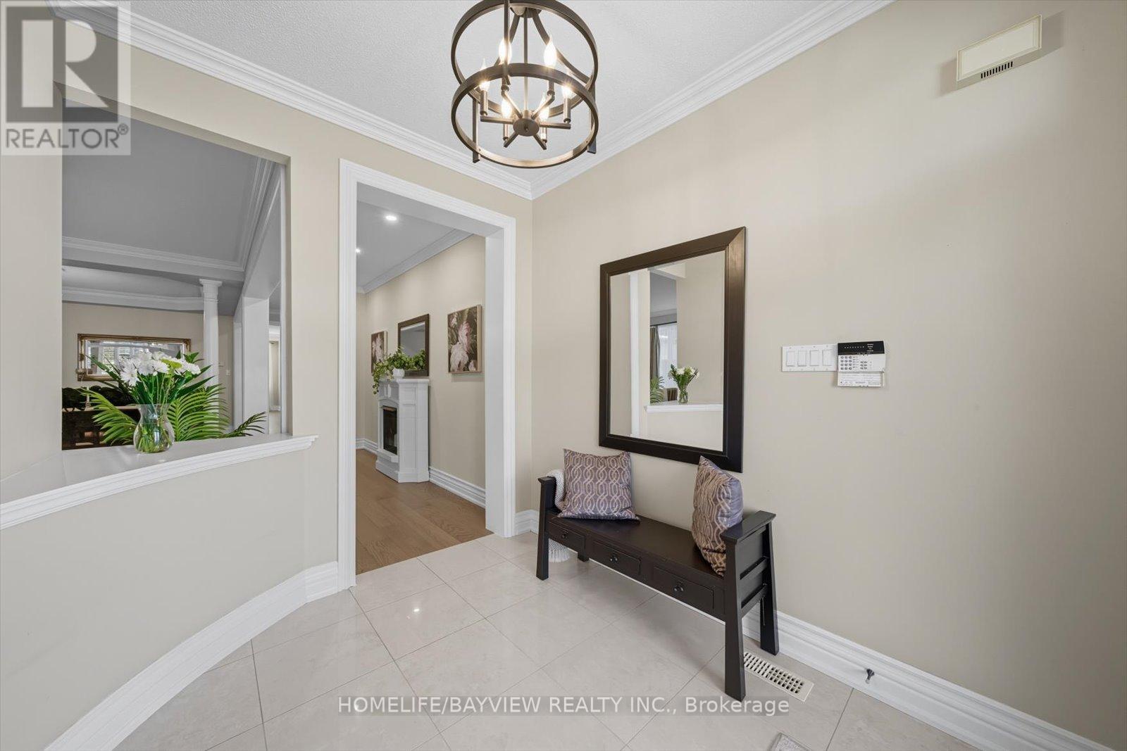 3 Crowling Court, Richmond Hill (Oak Ridges), Ontario  L4E 3Y6 - Photo 6 - N12442503