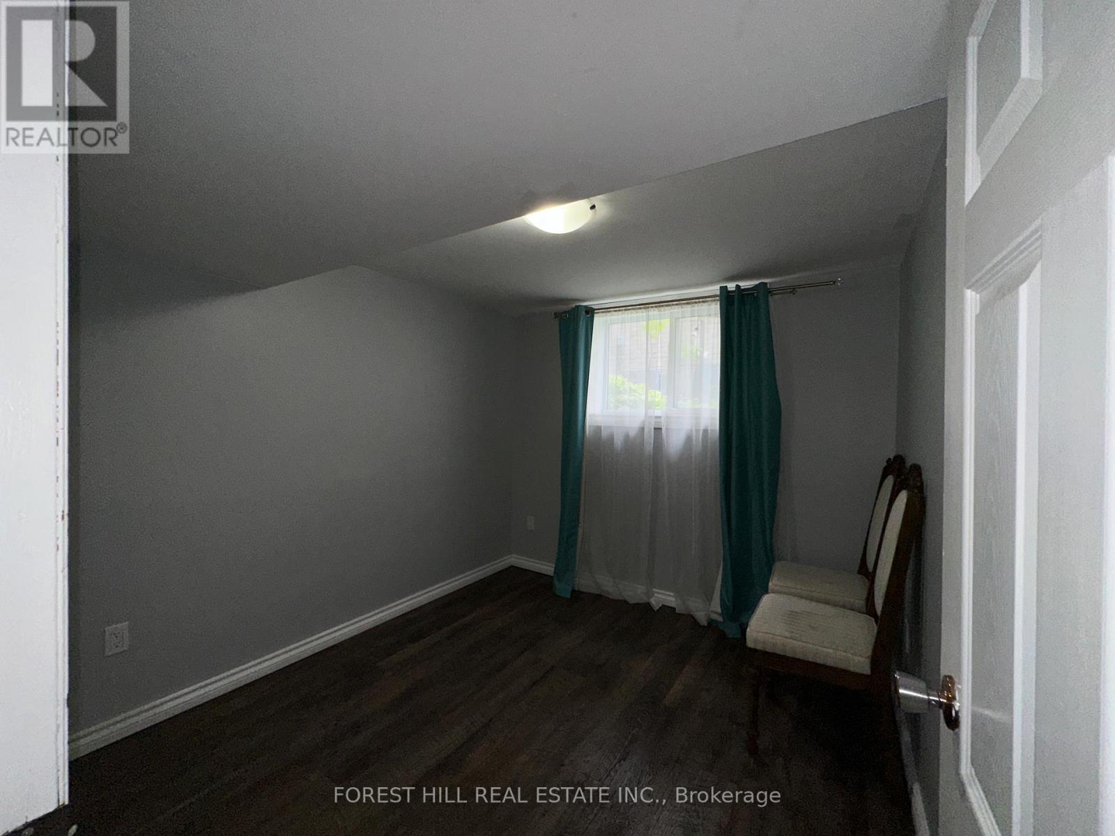 Lower - 354 Britannia Avenue, Bradford West Gwillimbury, Ontario  L3Z 1A7 - Photo 10 - N12442515