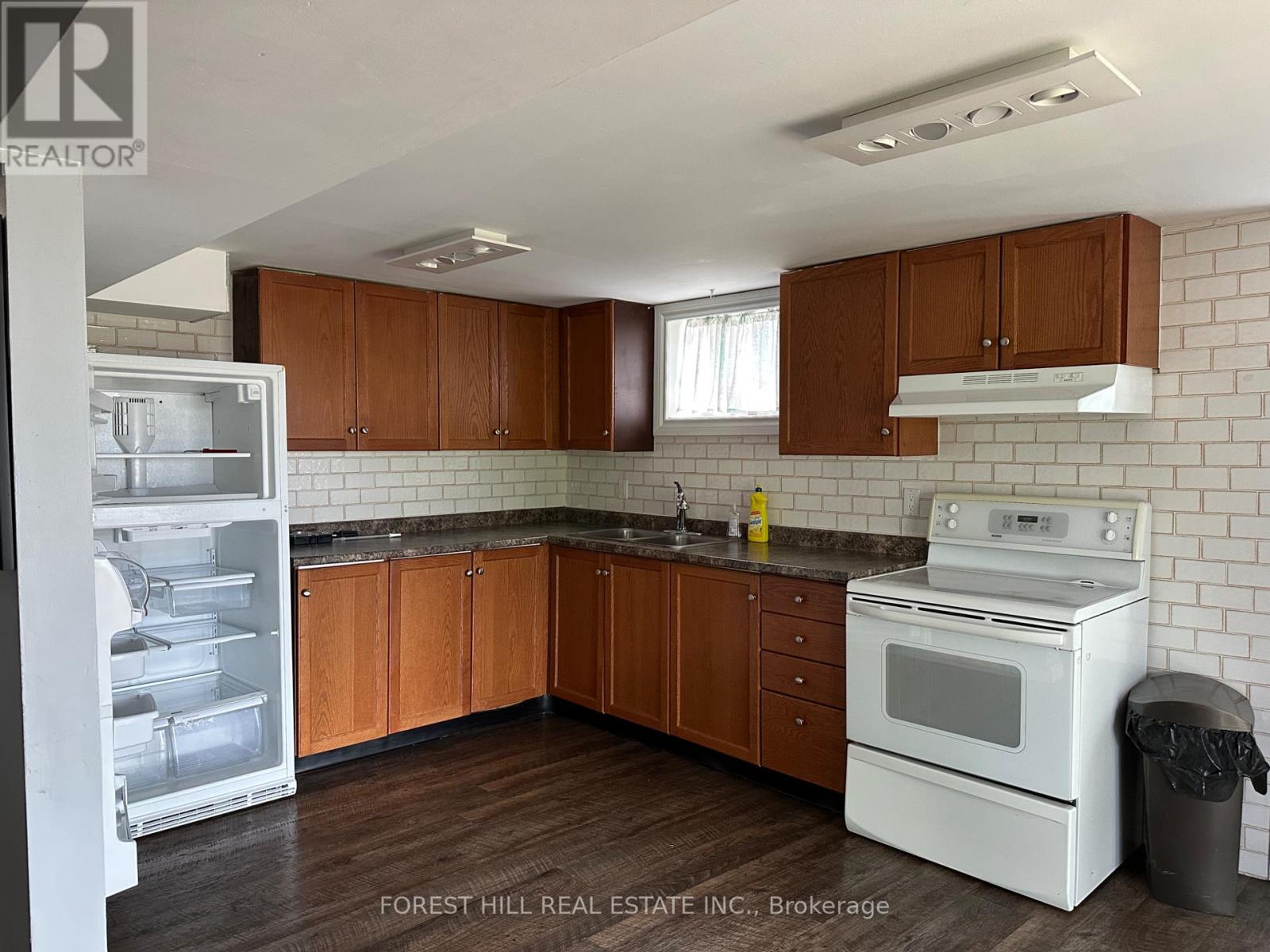 Lower - 354 Britannia Avenue, Bradford West Gwillimbury, Ontario  L3Z 1A7 - Photo 2 - N12442515