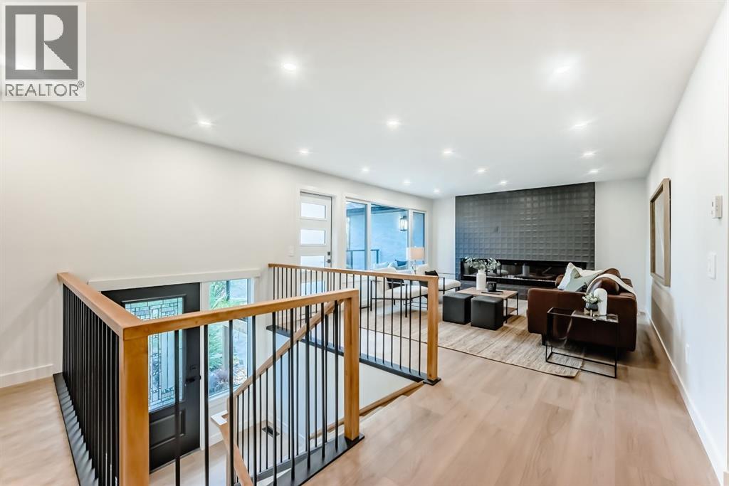26 Dalgetty Place Nw, Calgary, Alberta  T3A 1H9 - Photo 10 - A2261767