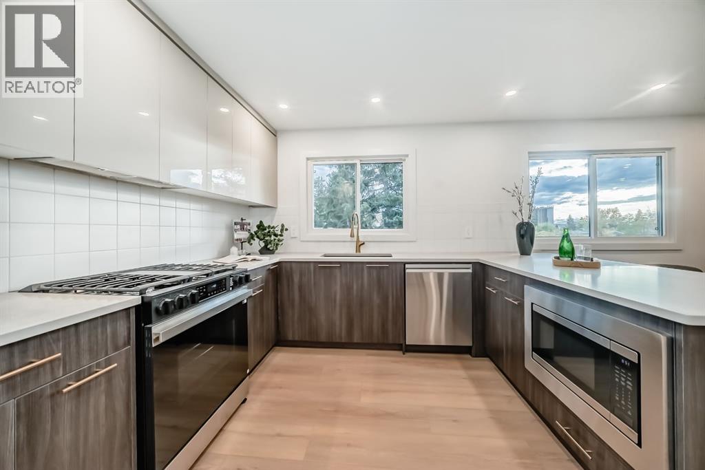 26 Dalgetty Place Nw, Calgary, Alberta  T3A 1H9 - Photo 5 - A2261767