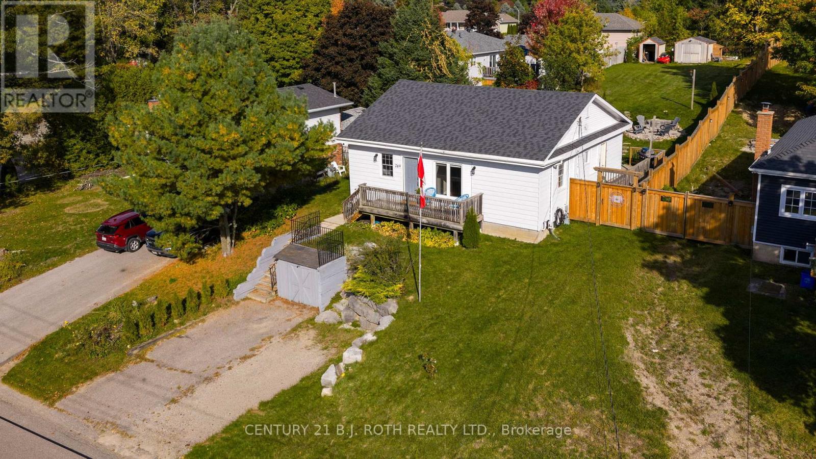 249 Church Street, Penetanguishene, Ontario  L9M 1G6 - Photo 1 - S12442334