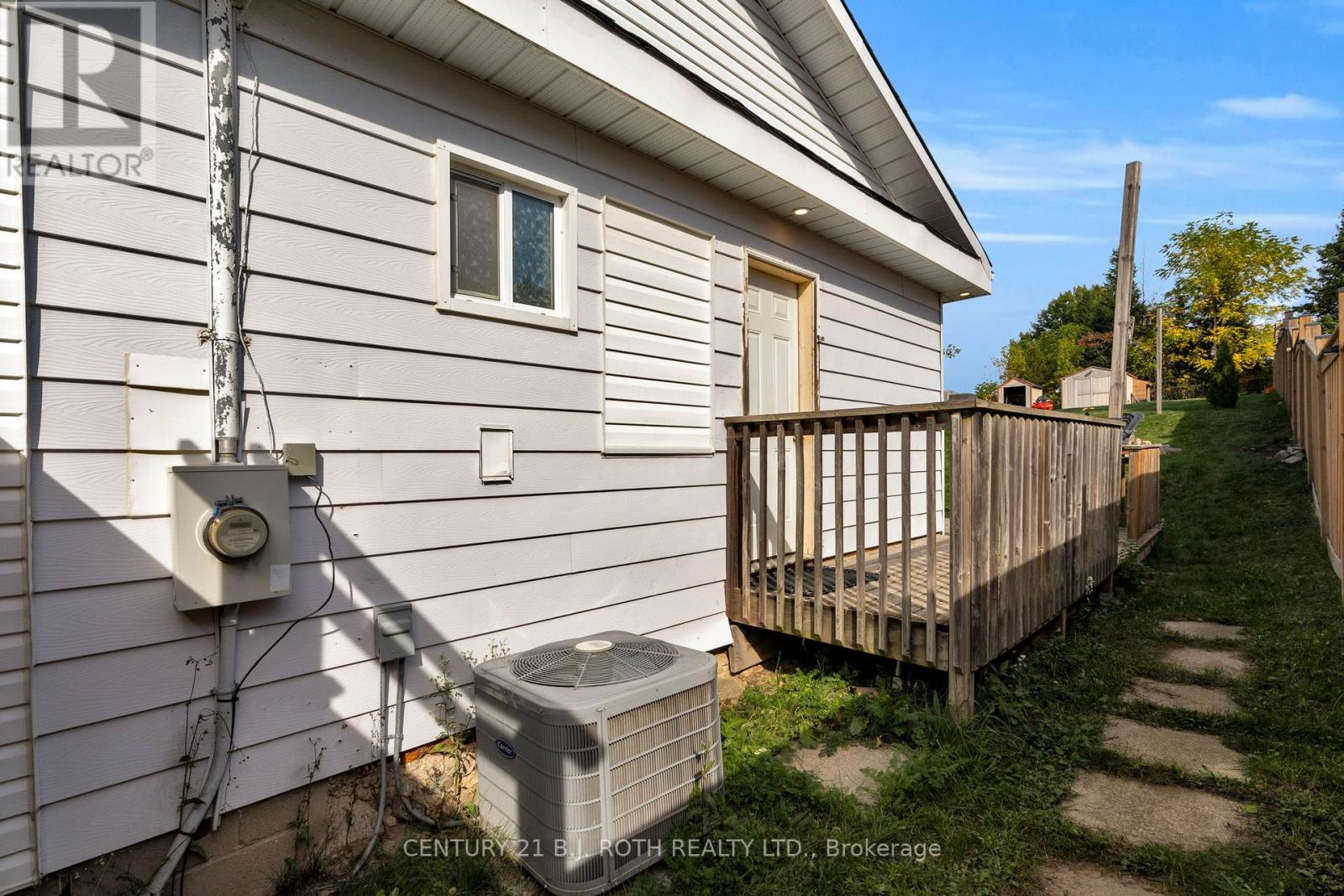 249 Church Street, Penetanguishene, Ontario  L9M 1G6 - Photo 22 - S12442334