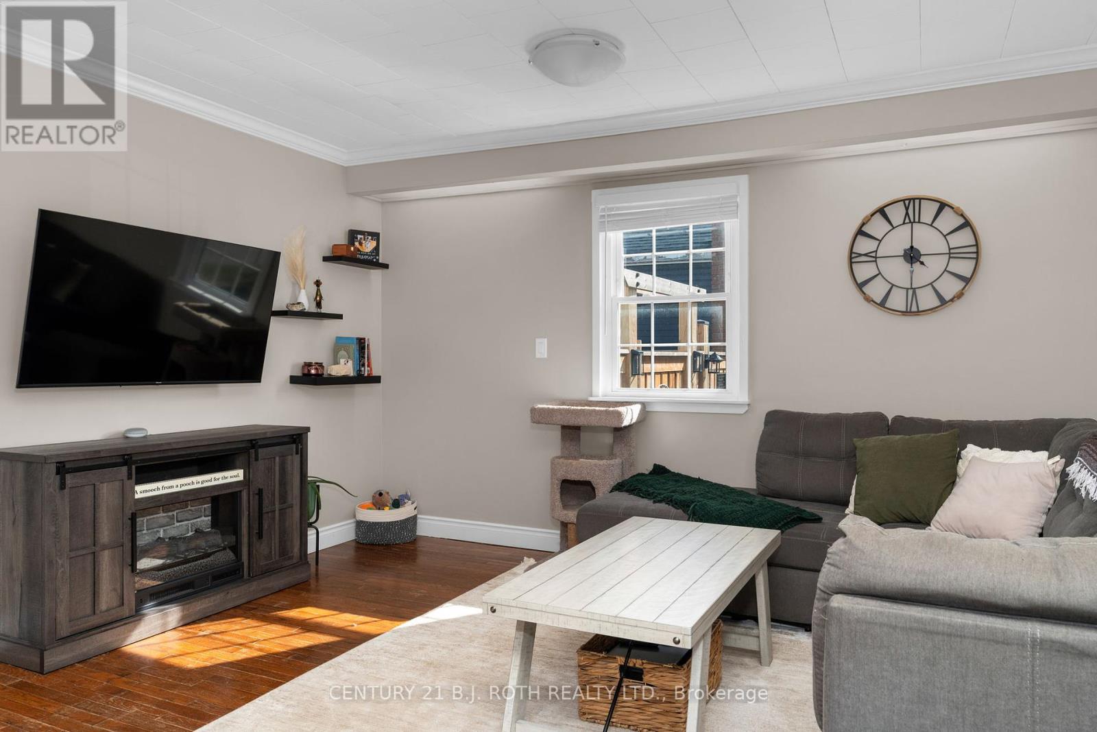 249 Church Street, Penetanguishene, Ontario  L9M 1G6 - Photo 6 - S12442334